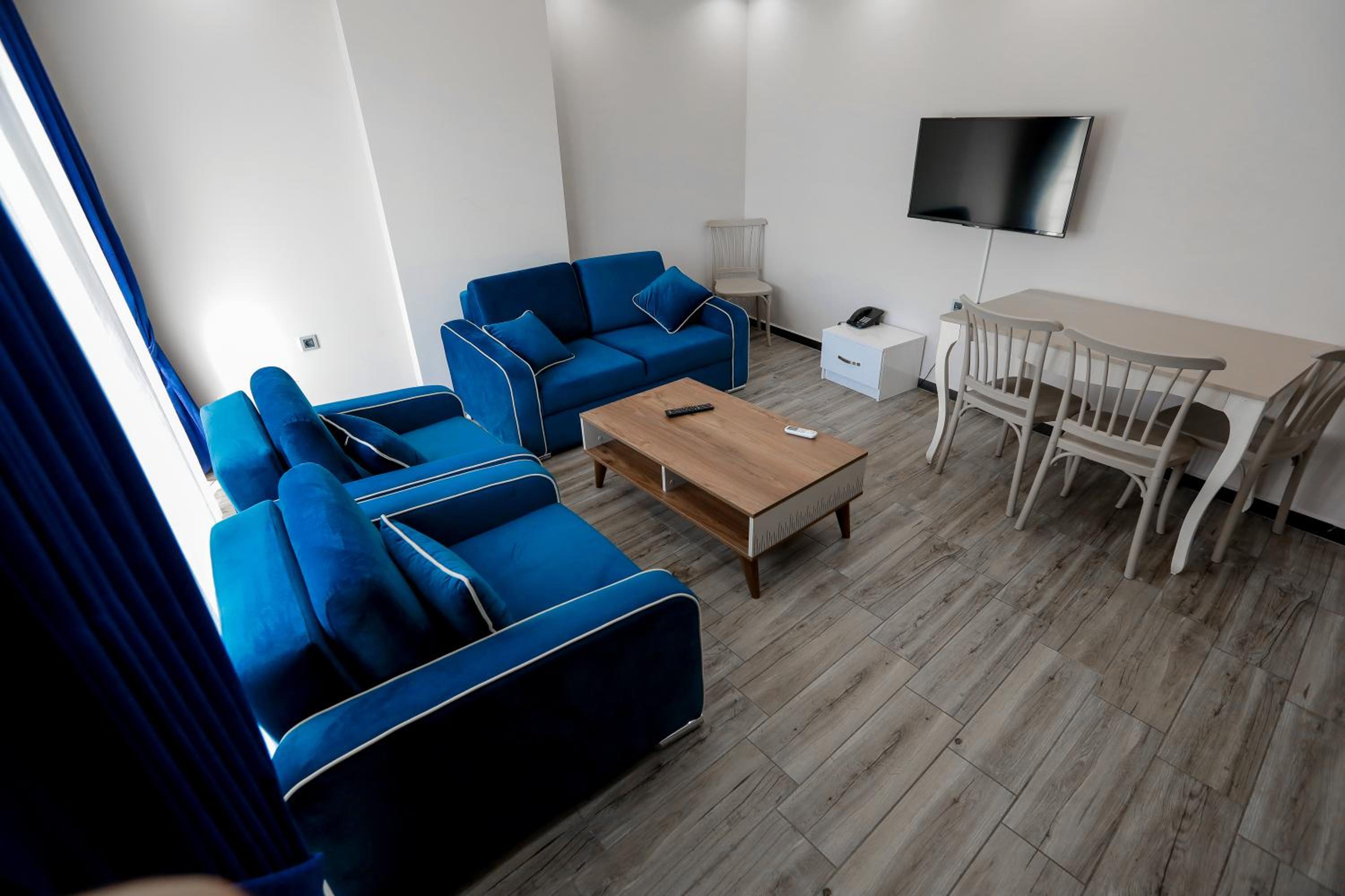 Deluxe Suite photo 2