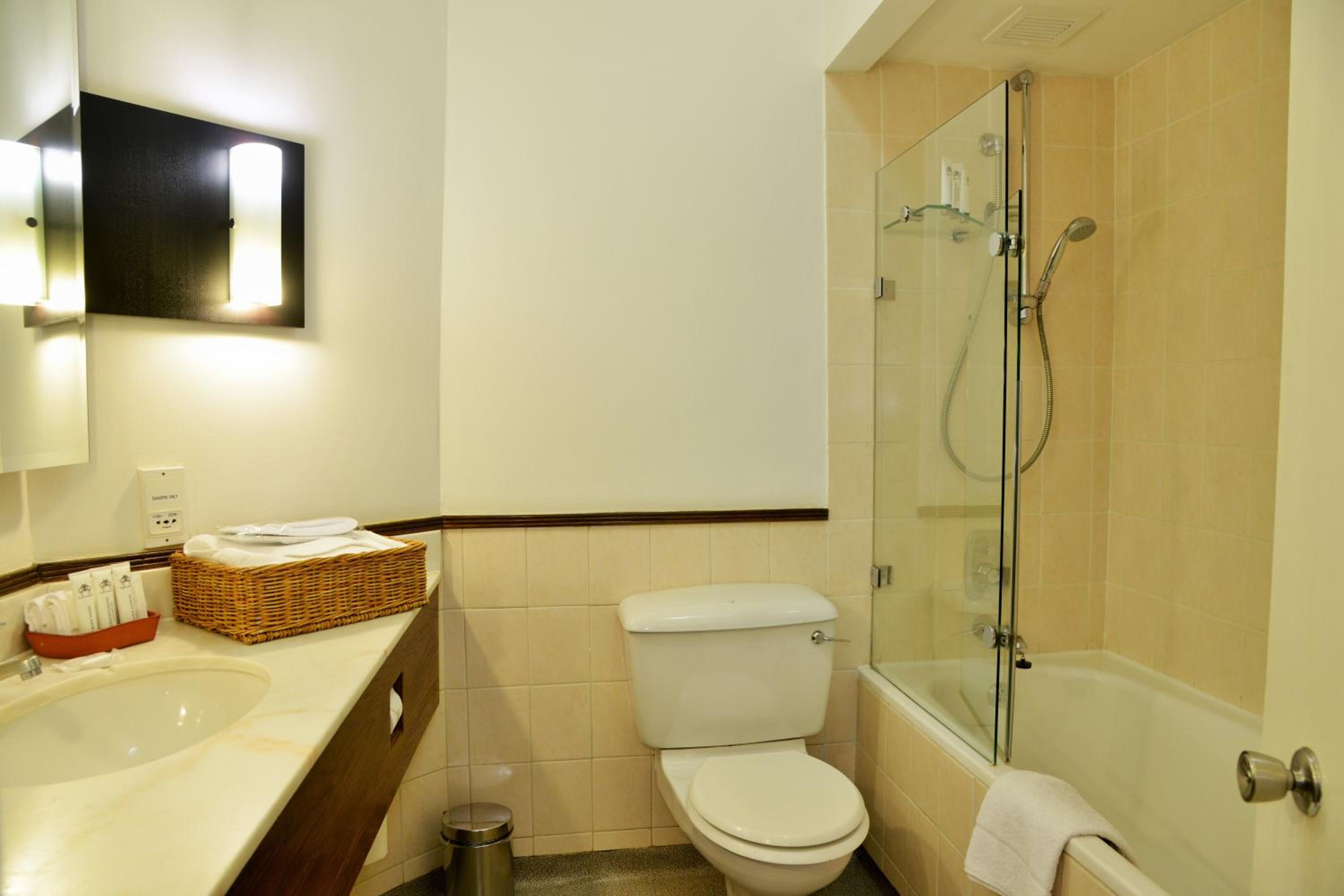 Standard Twin Room - Photo 5