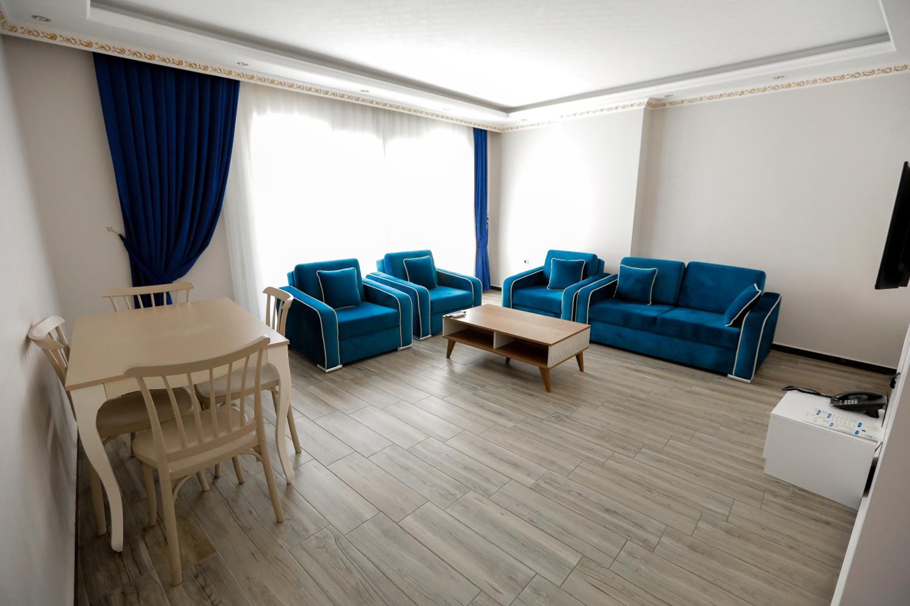 Deluxe Suite photo 3