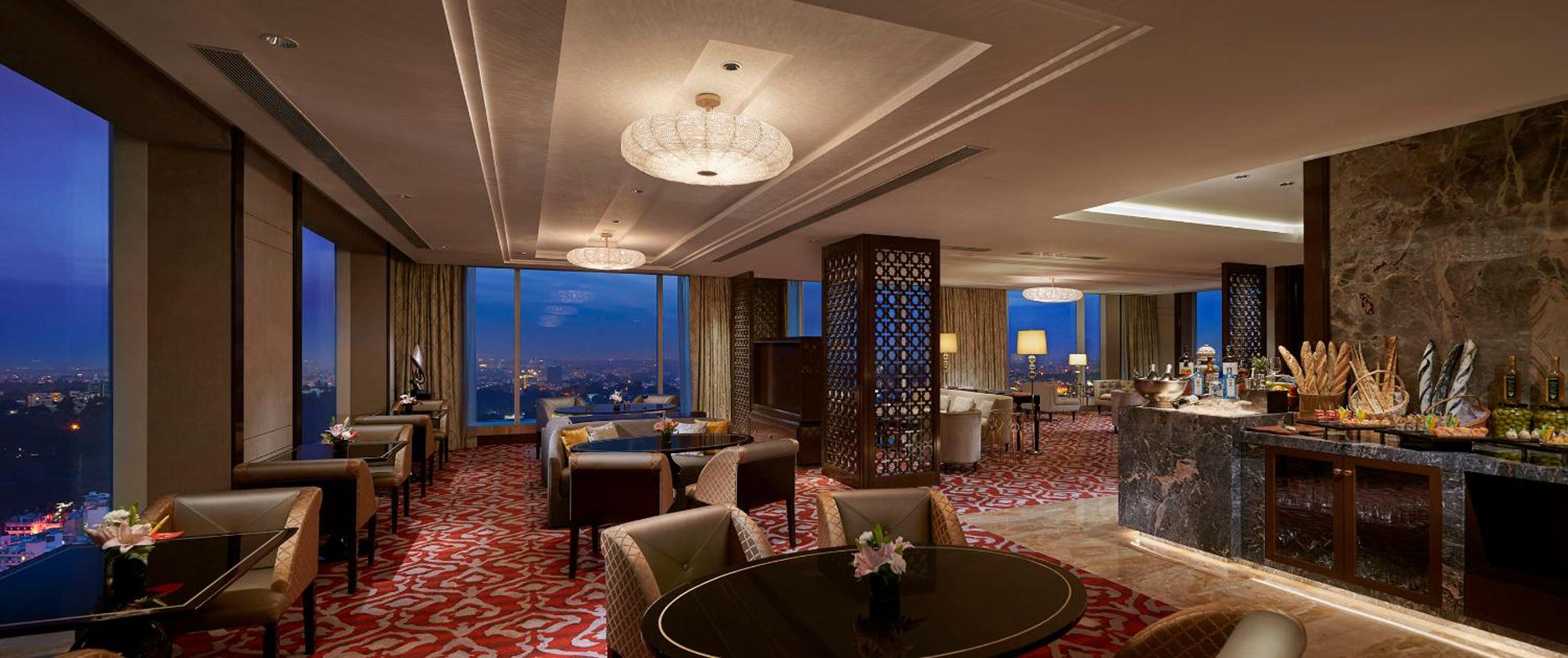 Staycation Horizon Club Room photo 3