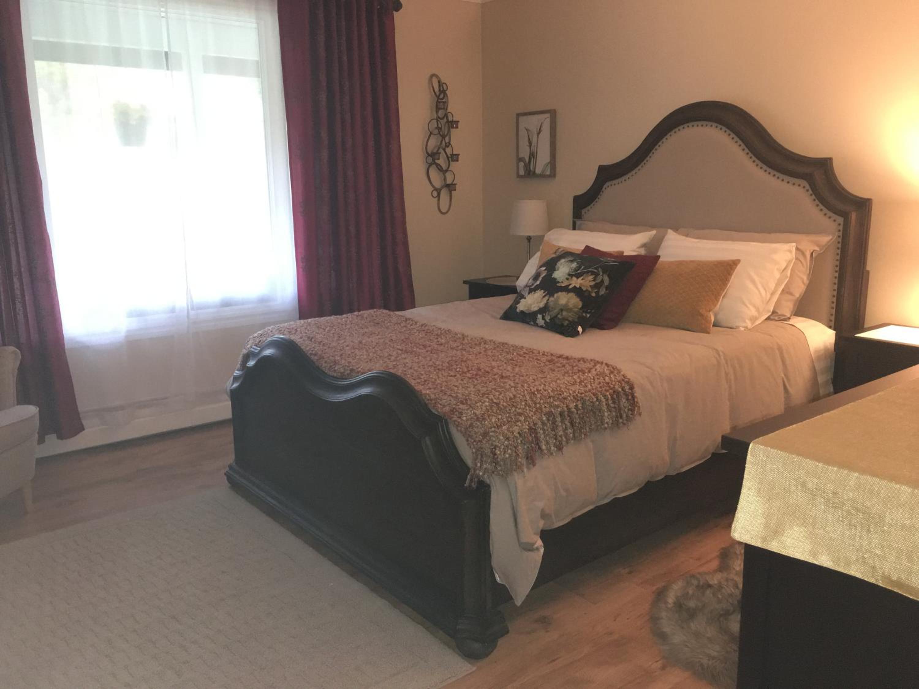 Queen Room with Garden View