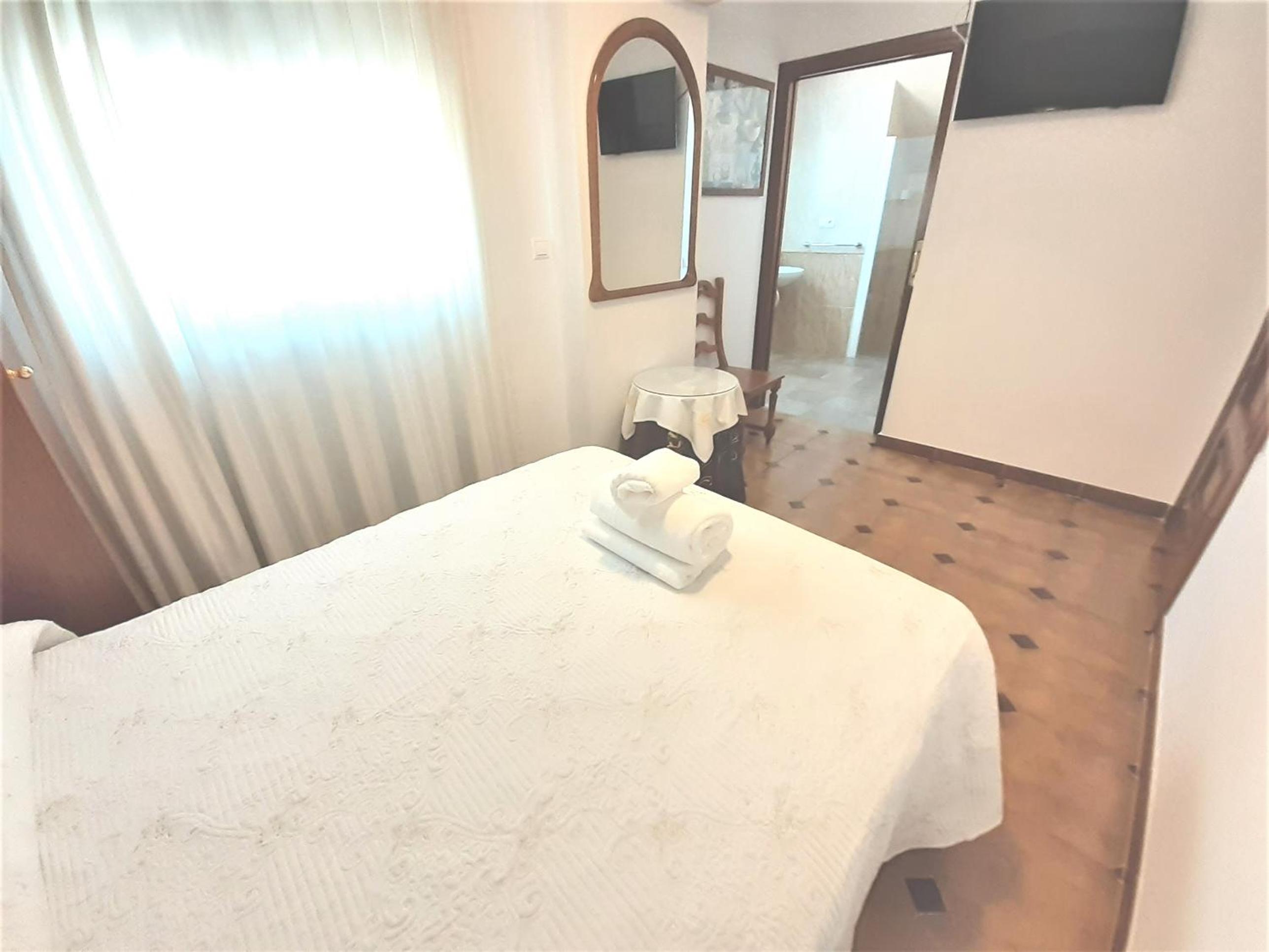Double Room - Disability Access photo 2