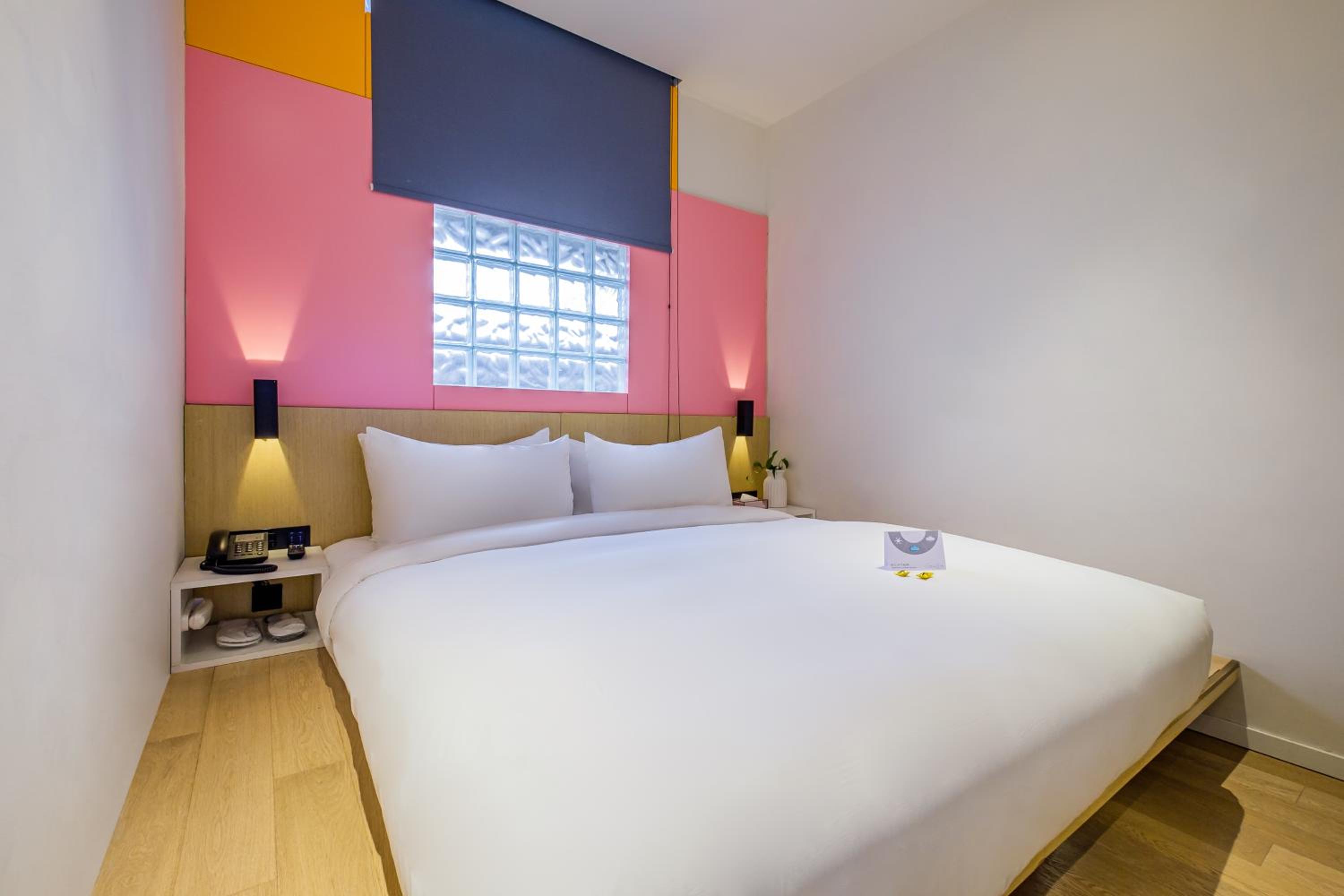 Standard Double Room-No Window