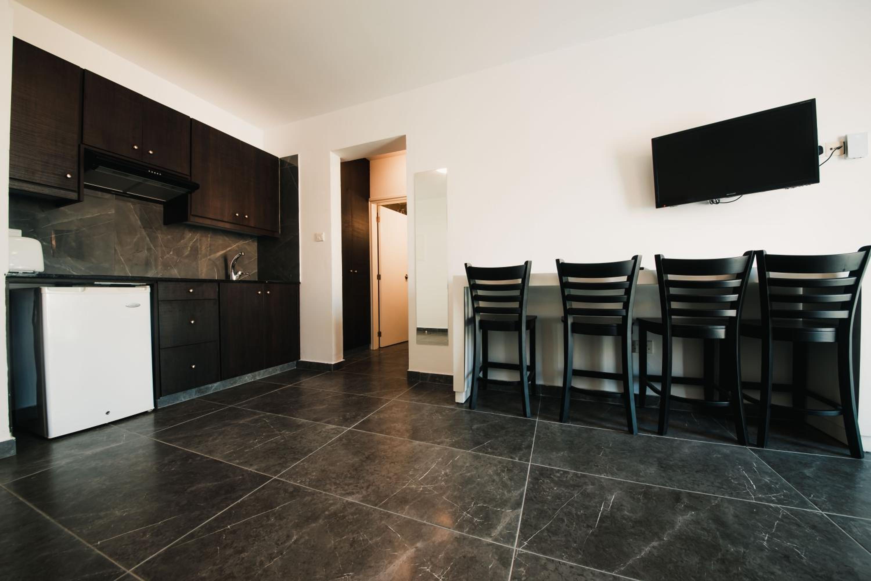 Superior One Bedroom Apartment photo 1