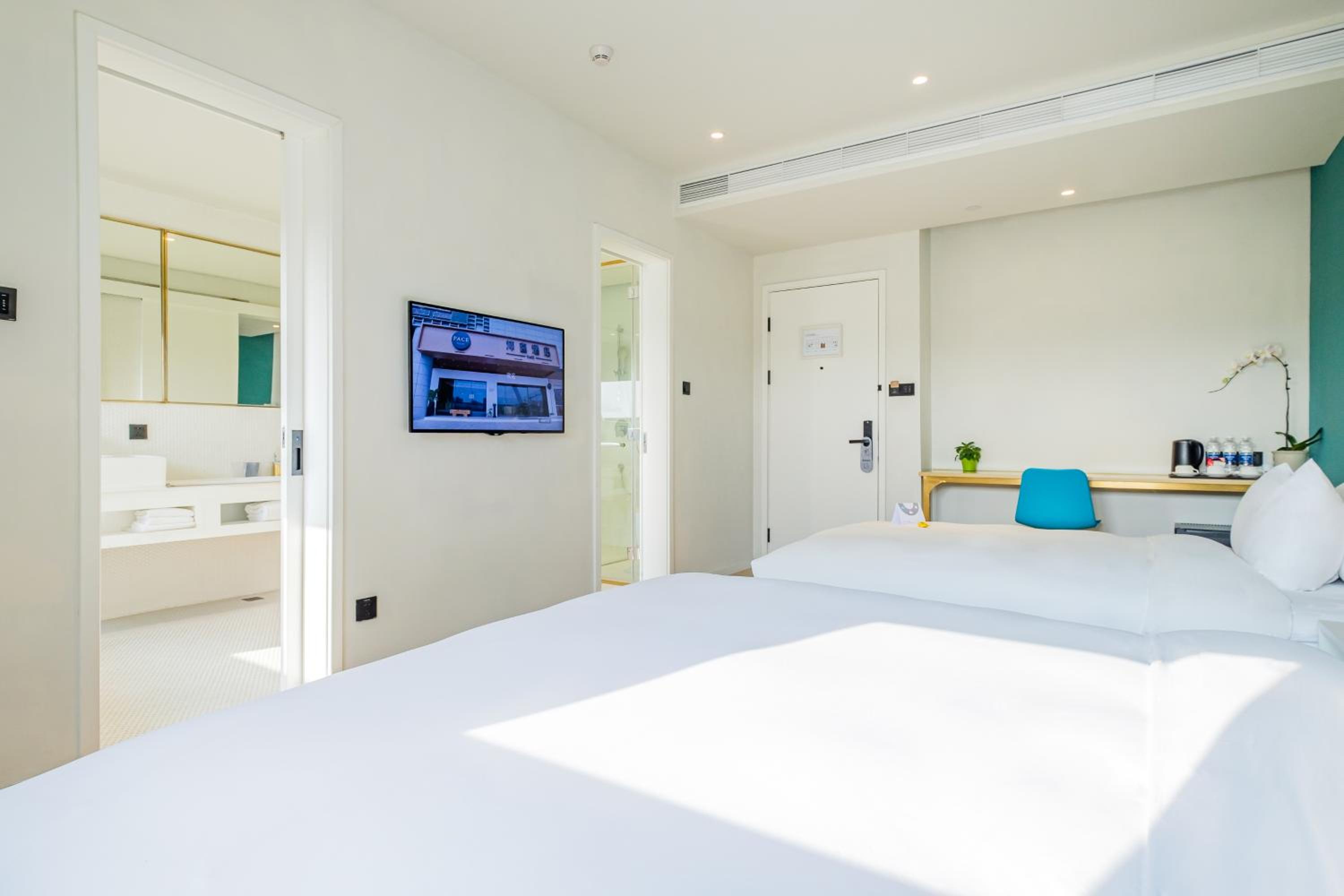 Esports Deluxe Family Room