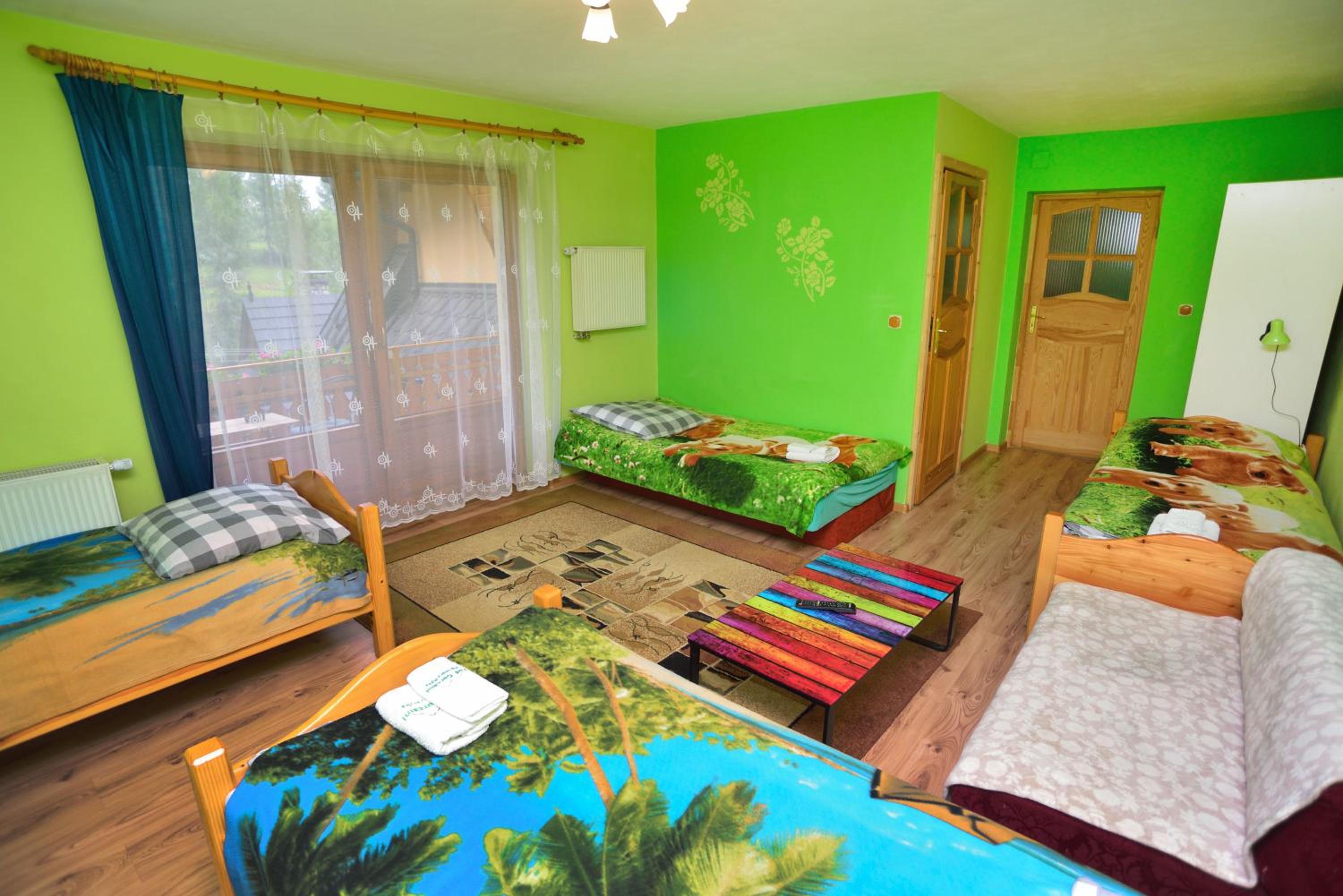 Family Room With Balcony photo 2