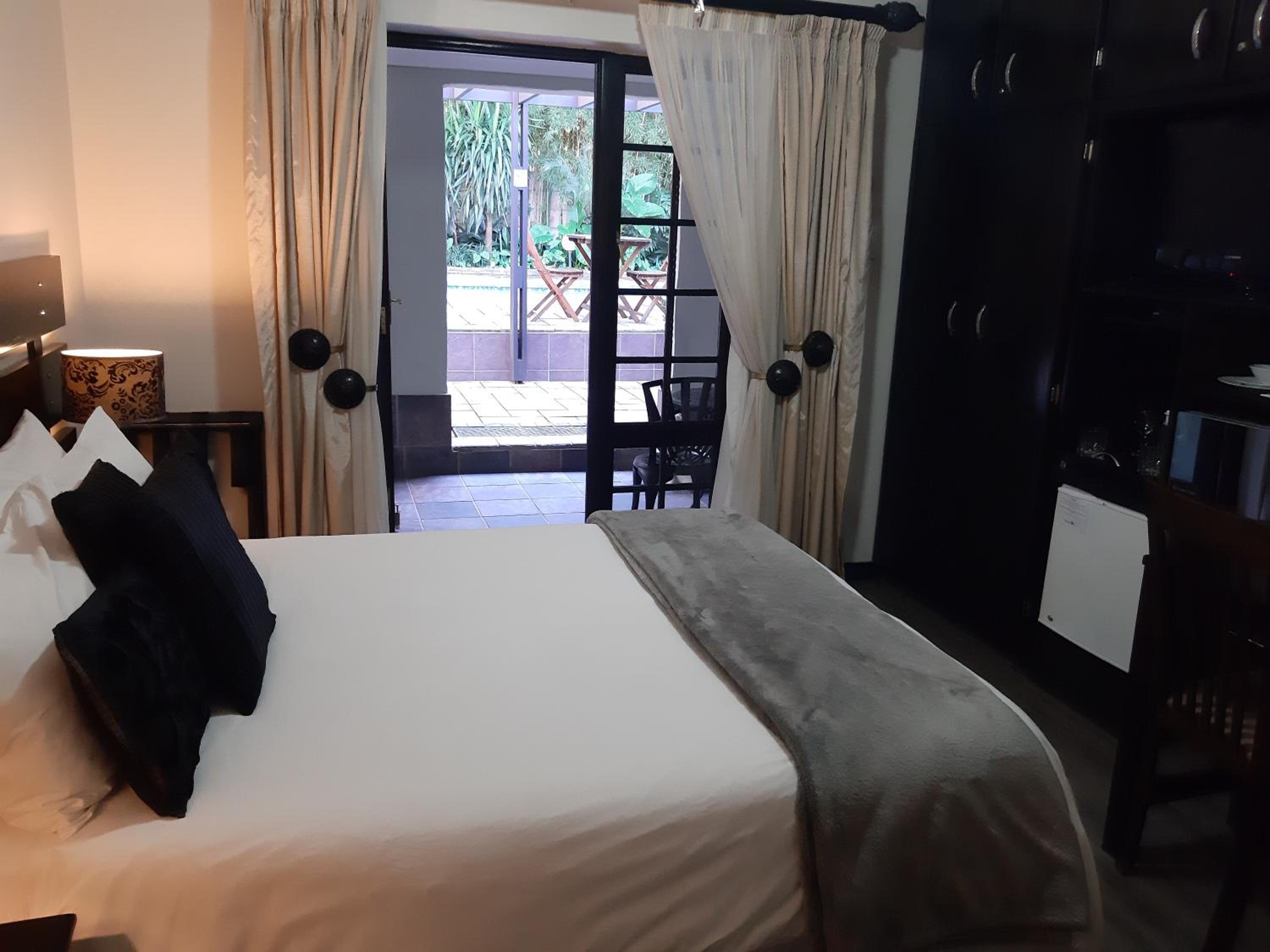  Double Room - Photo 1