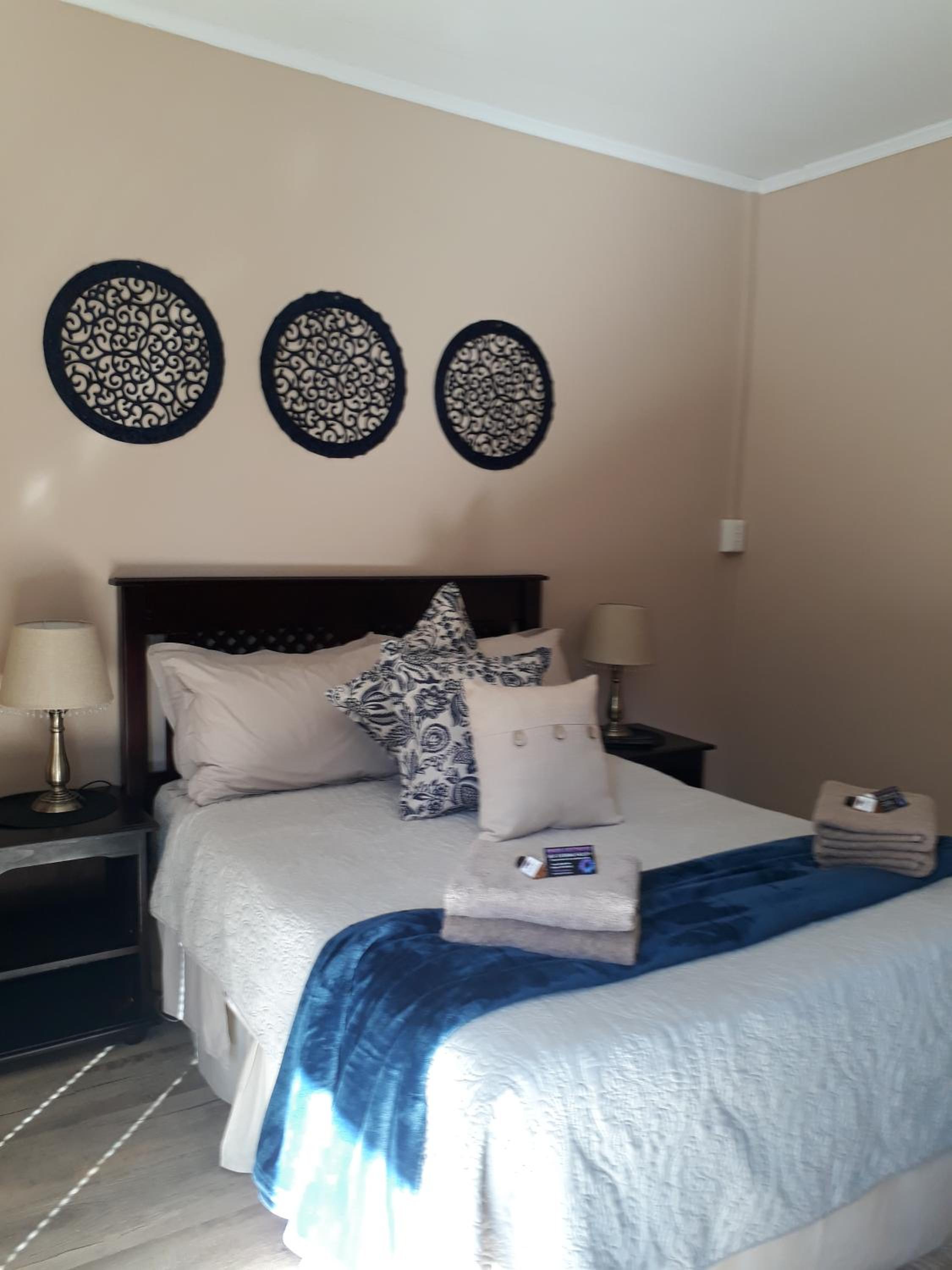 Deluxe Double Room with Shower photo 2