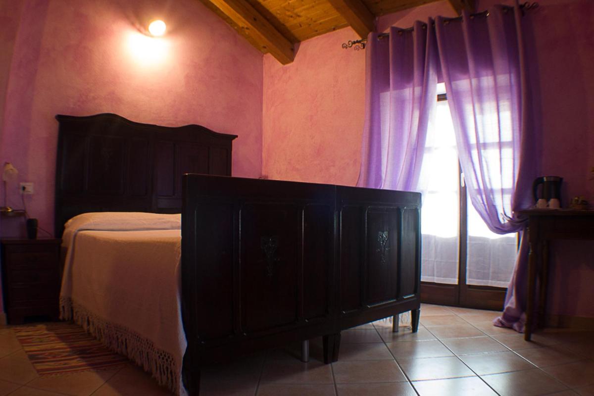 Double Room with Balcony - Photo 5