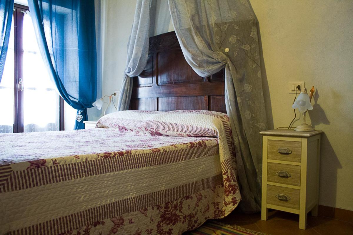 Double Room with Private Bathroom - Photo 6