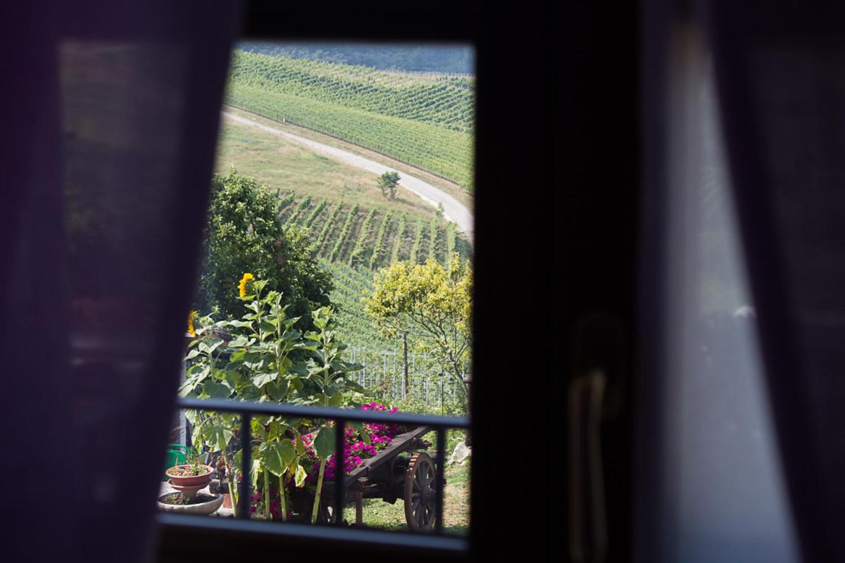 Double Room with Balcony - Photo 8