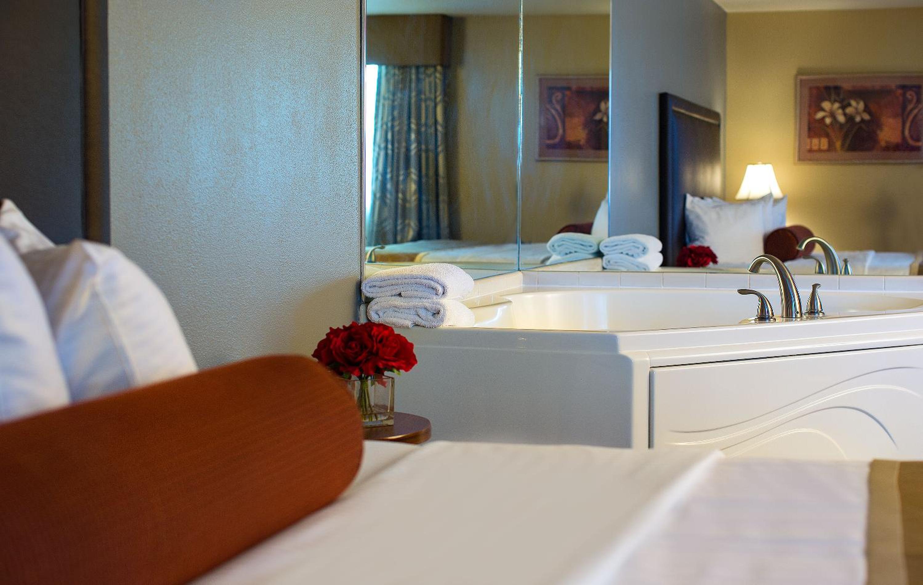 King Room with Whirlpool - Non-Smoking