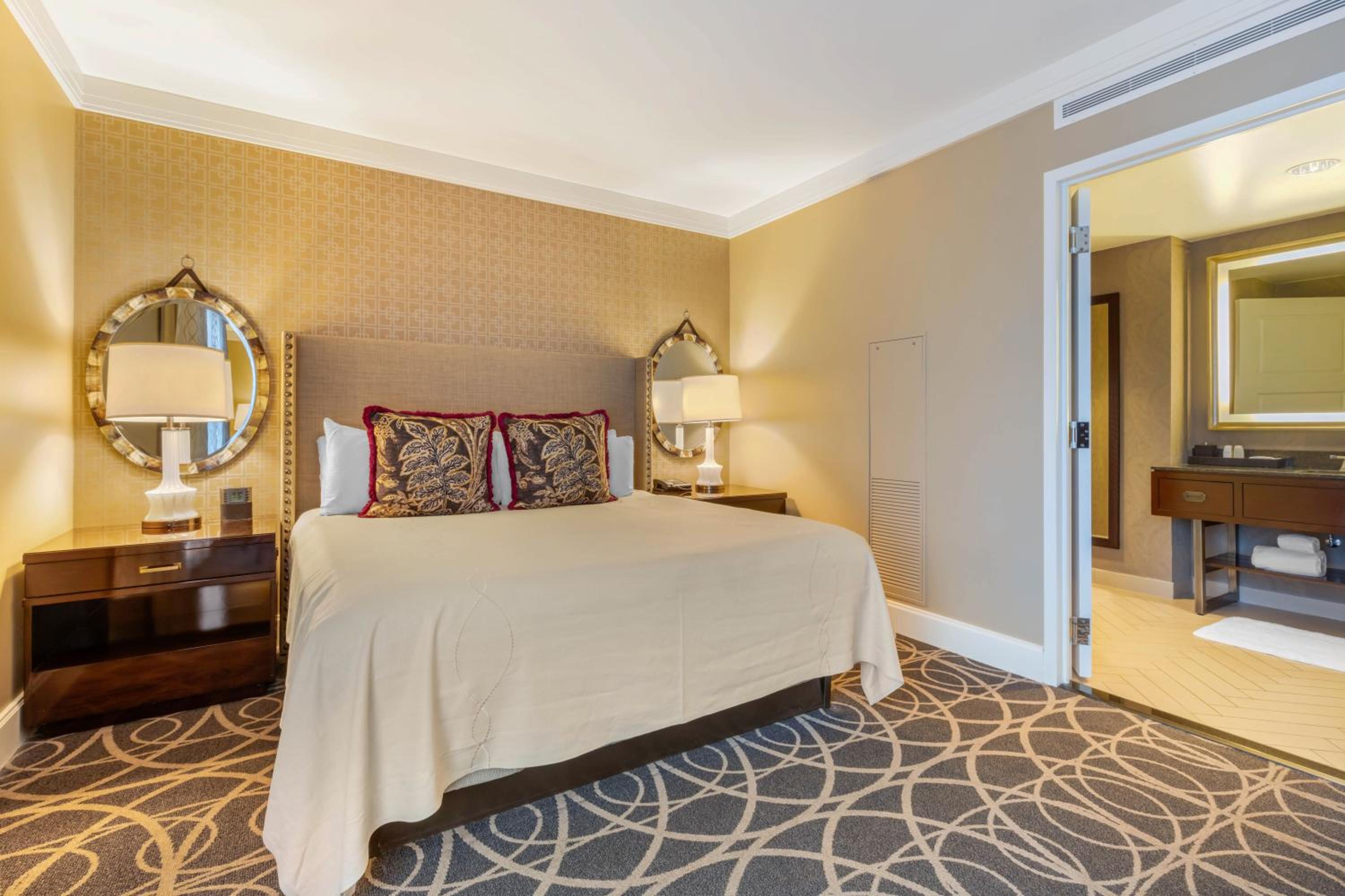 Premier Executive Room - 1 King Bed