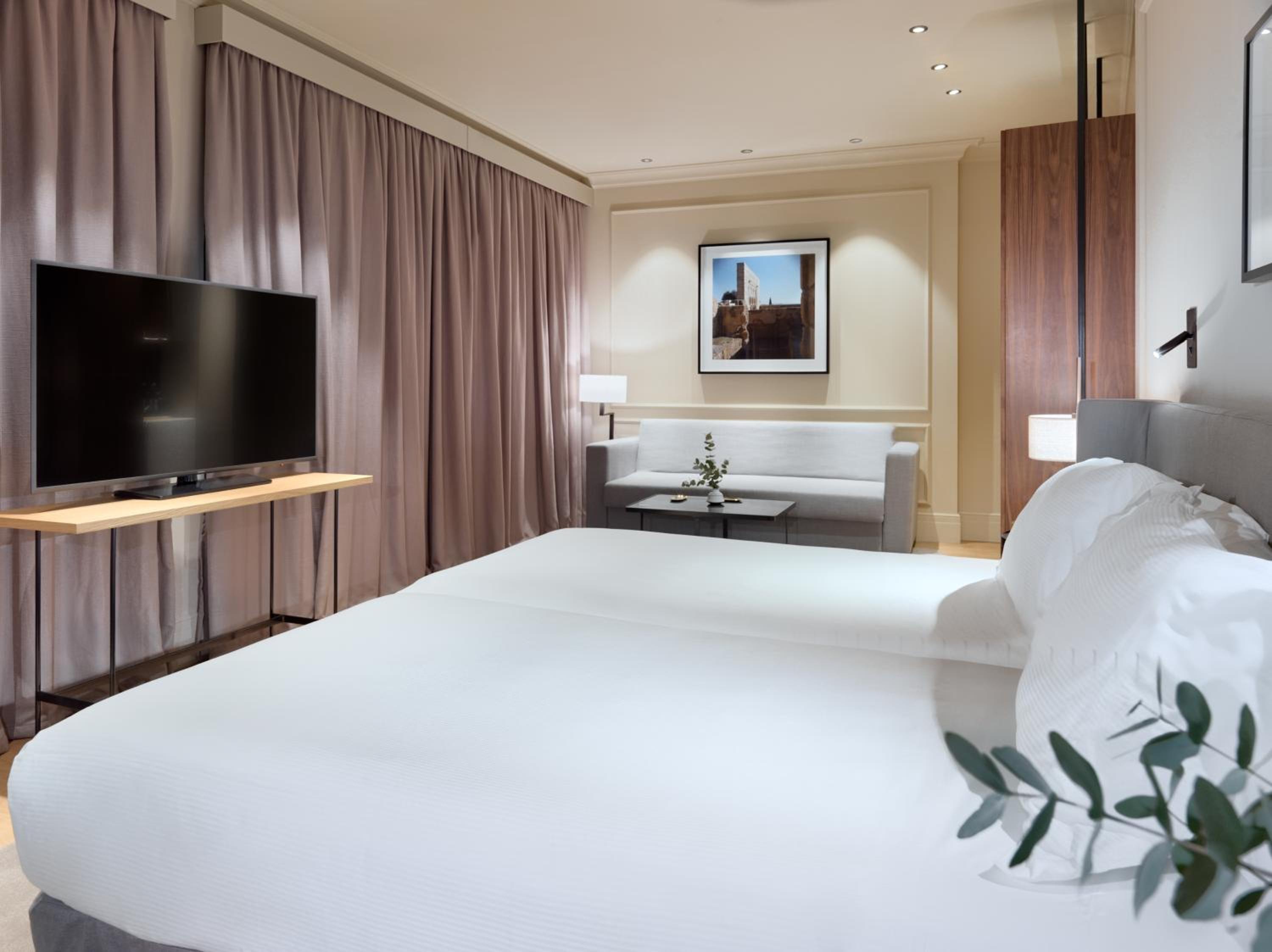 Junior Suite - Photo 13