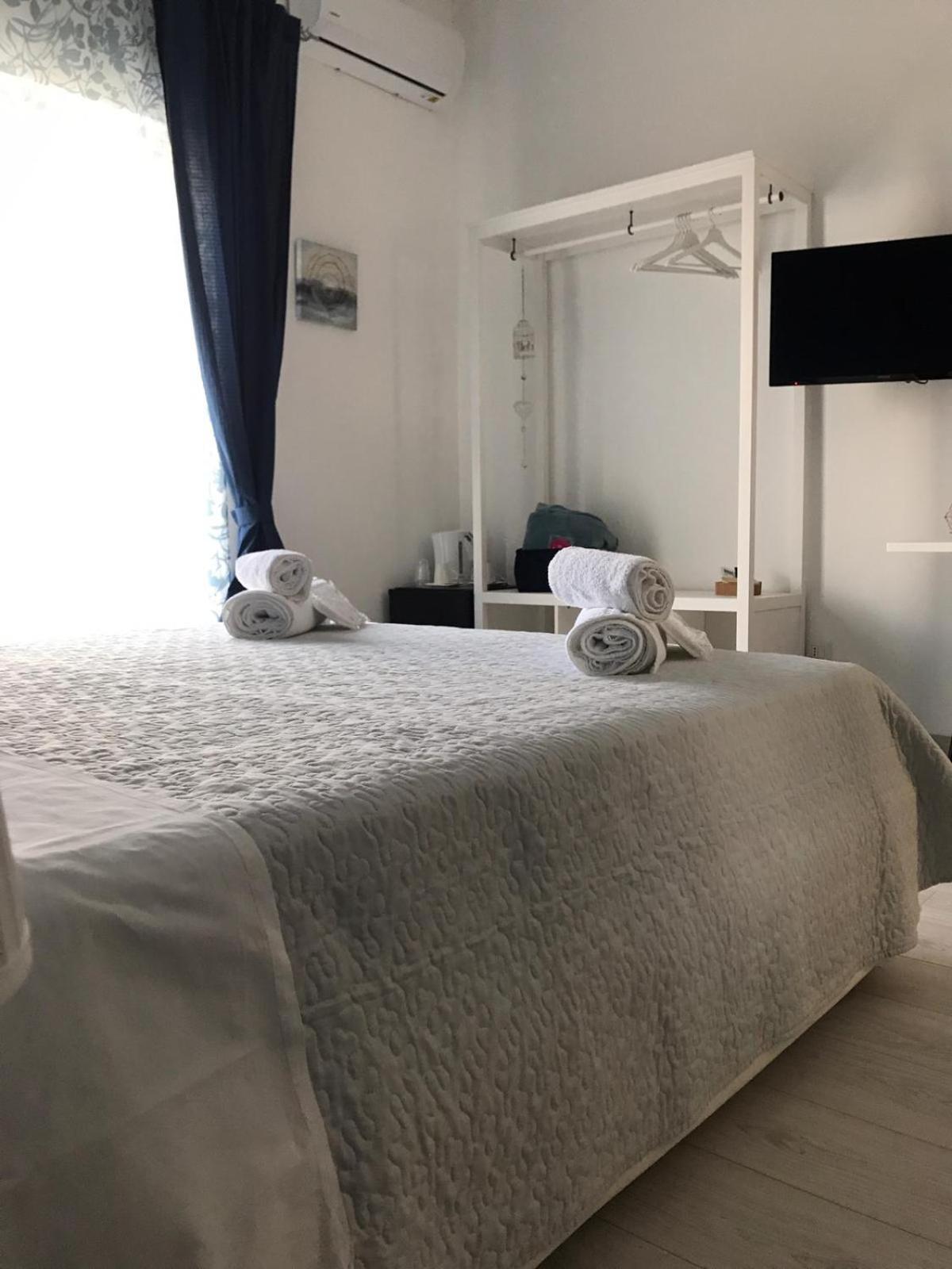 Double Room with Private Bathroom - Photo 1