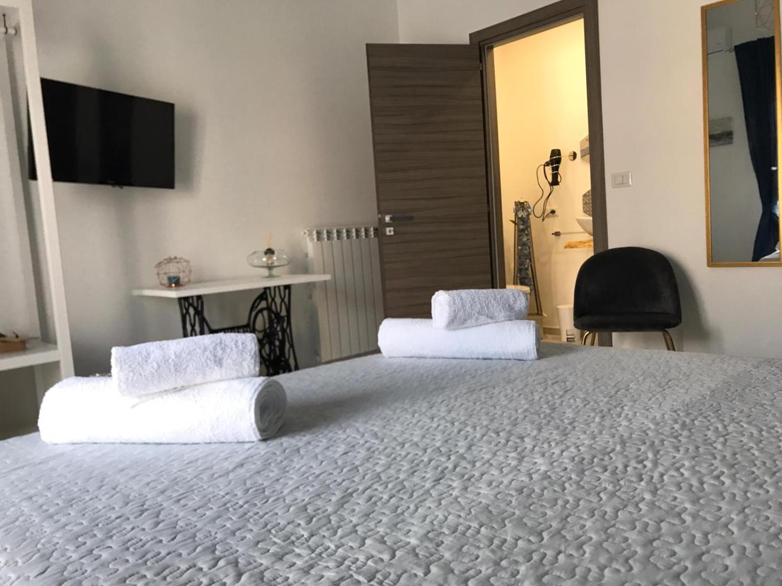 Double Room with Private Bathroom - Photo 5