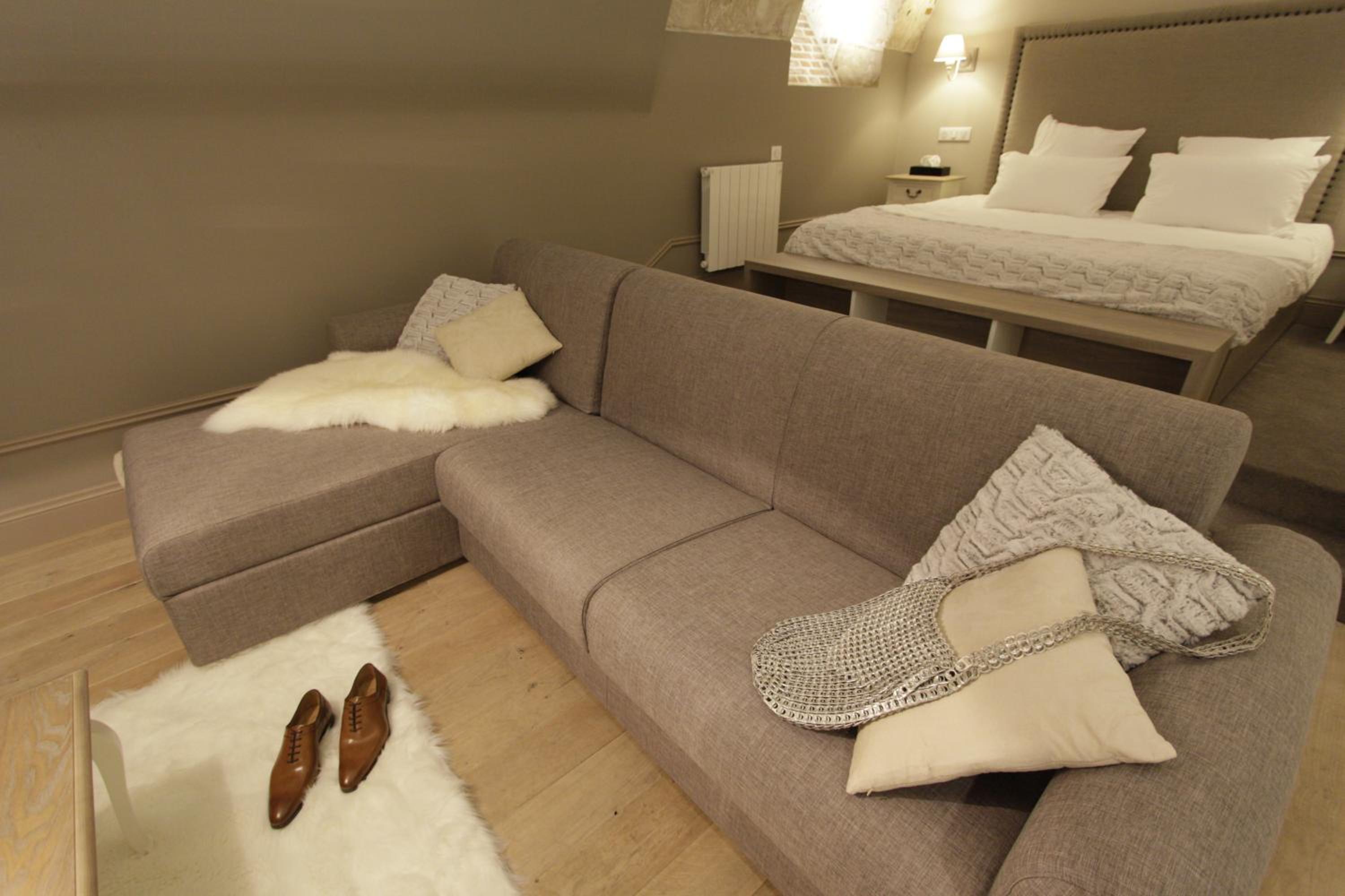 One-Bedroom Apartment - Photo 7