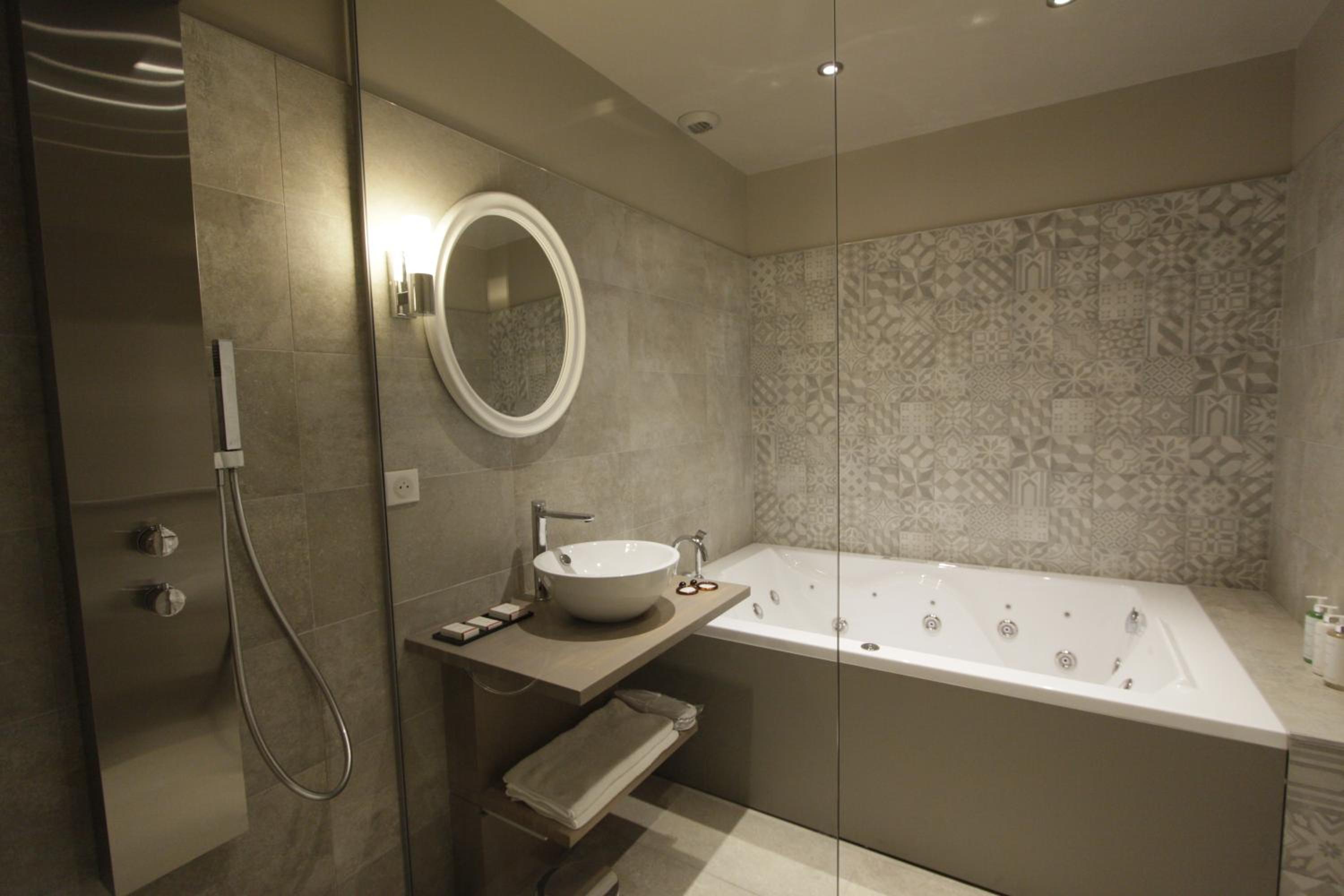 One-Bedroom Apartment - Photo 26
