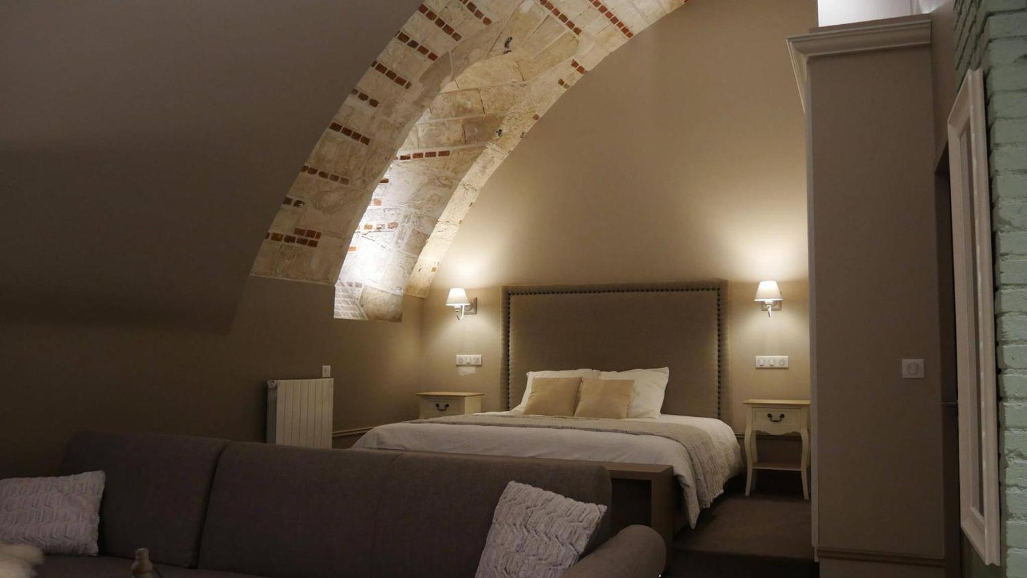 One-Bedroom Apartment - Photo 23