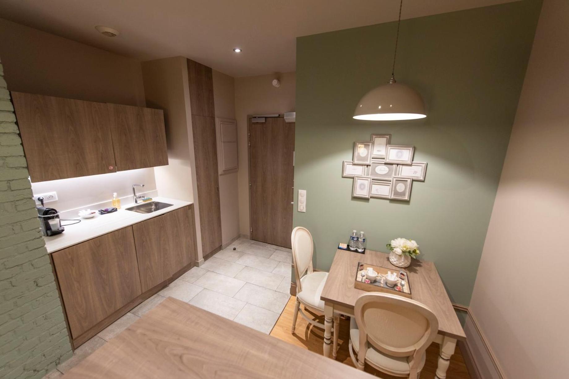 One-Bedroom Apartment - Photo 20