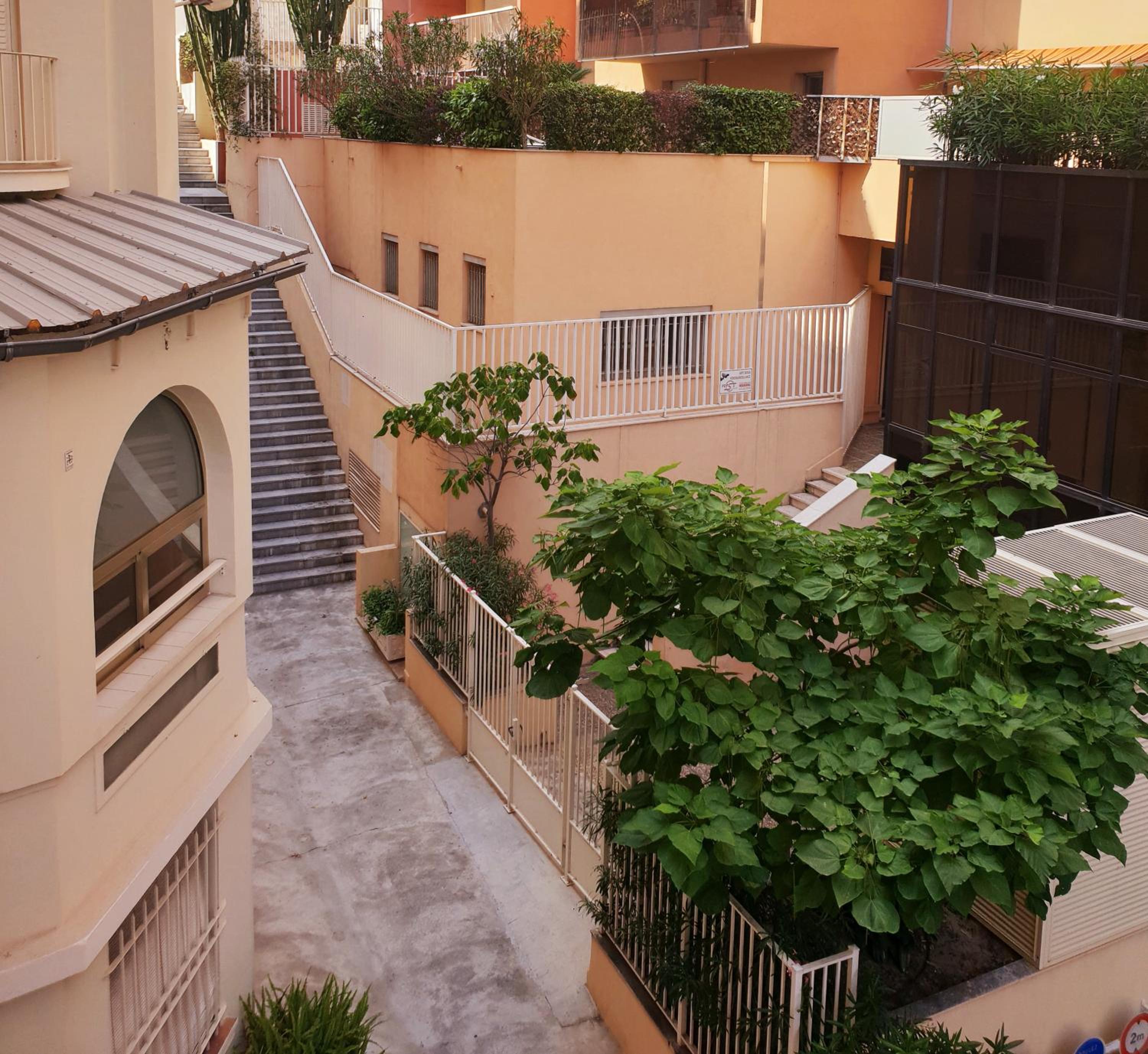 Apartment - Photo 47