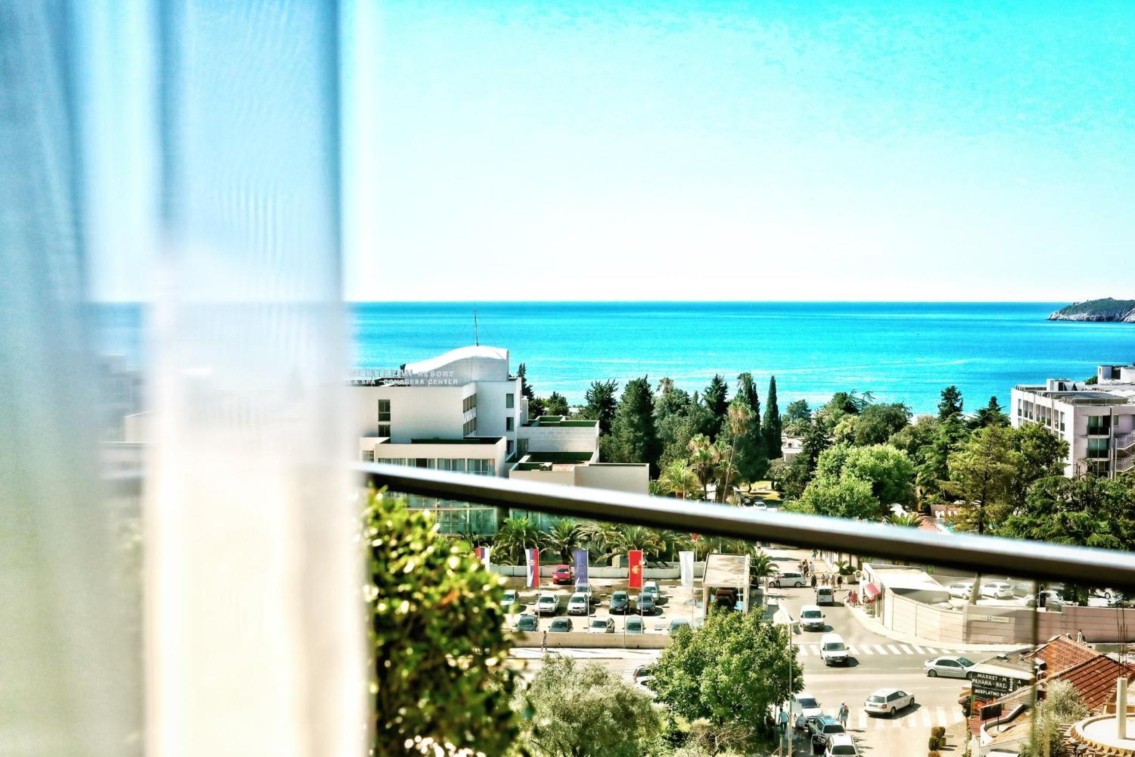 Deluxe Suite with Sea View photo 1