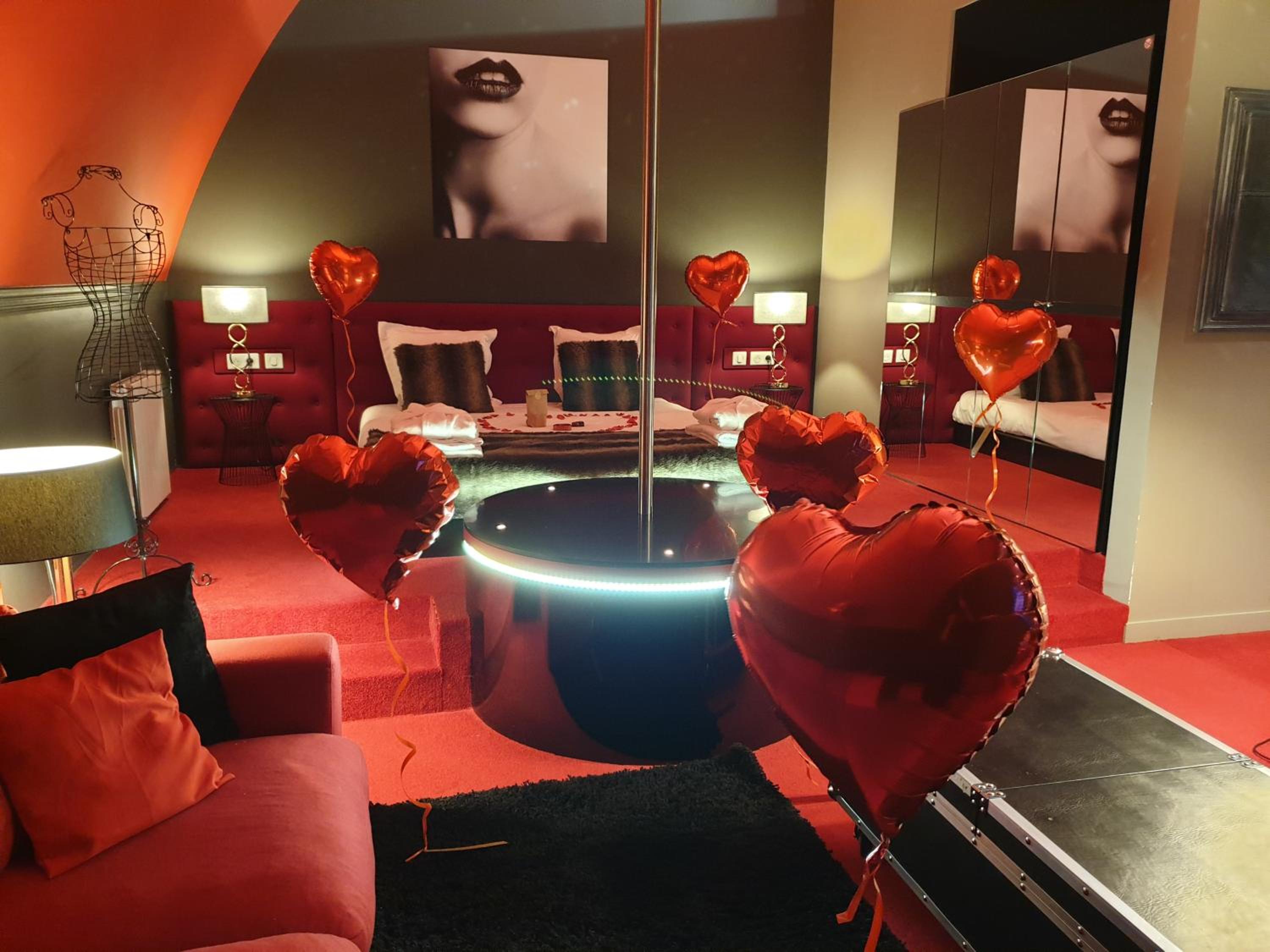 Suite - Photo 20