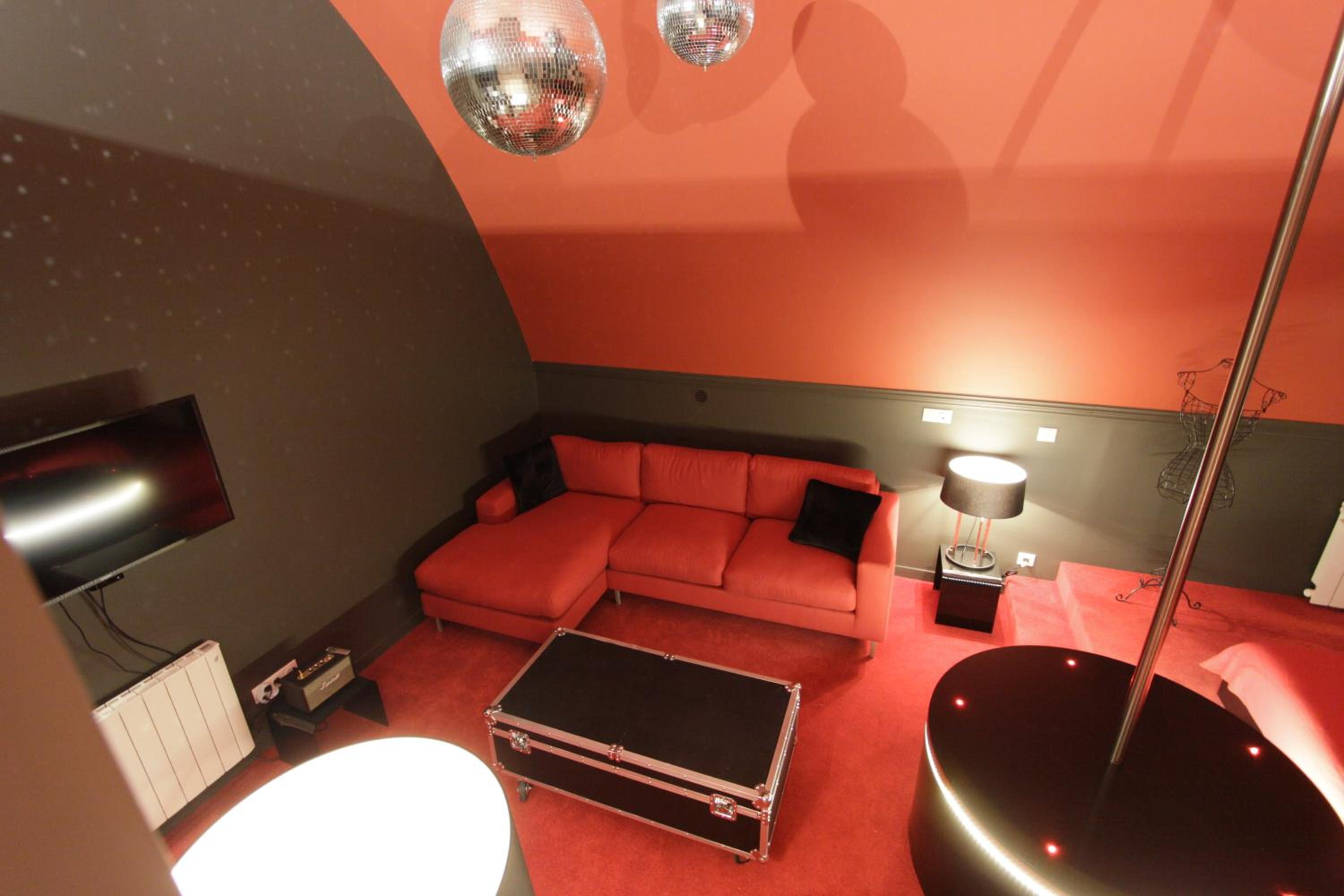 Suite - Photo 6