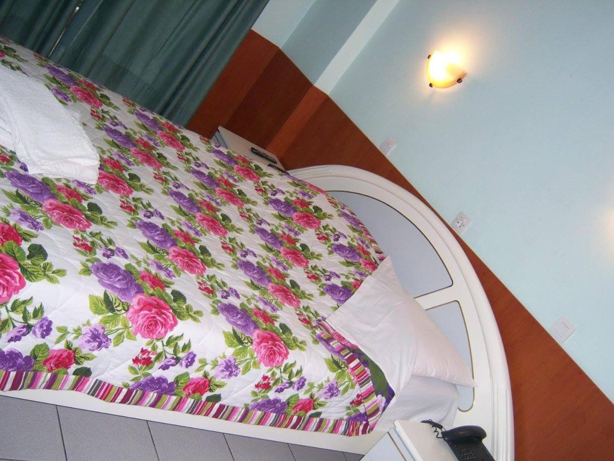 Double or Twin Room - Photo 2