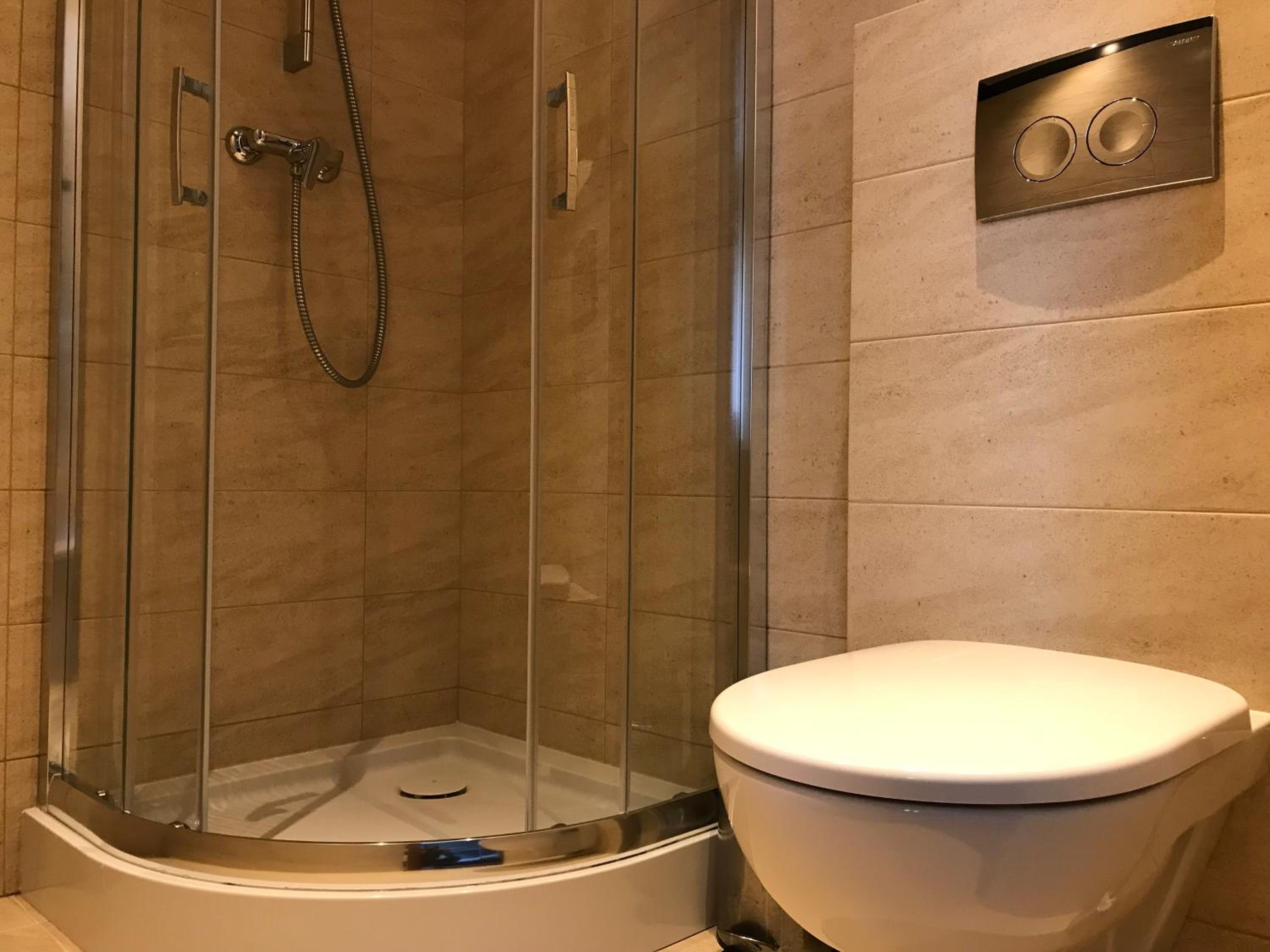 Double Room with Private Bathroom - Photo 3