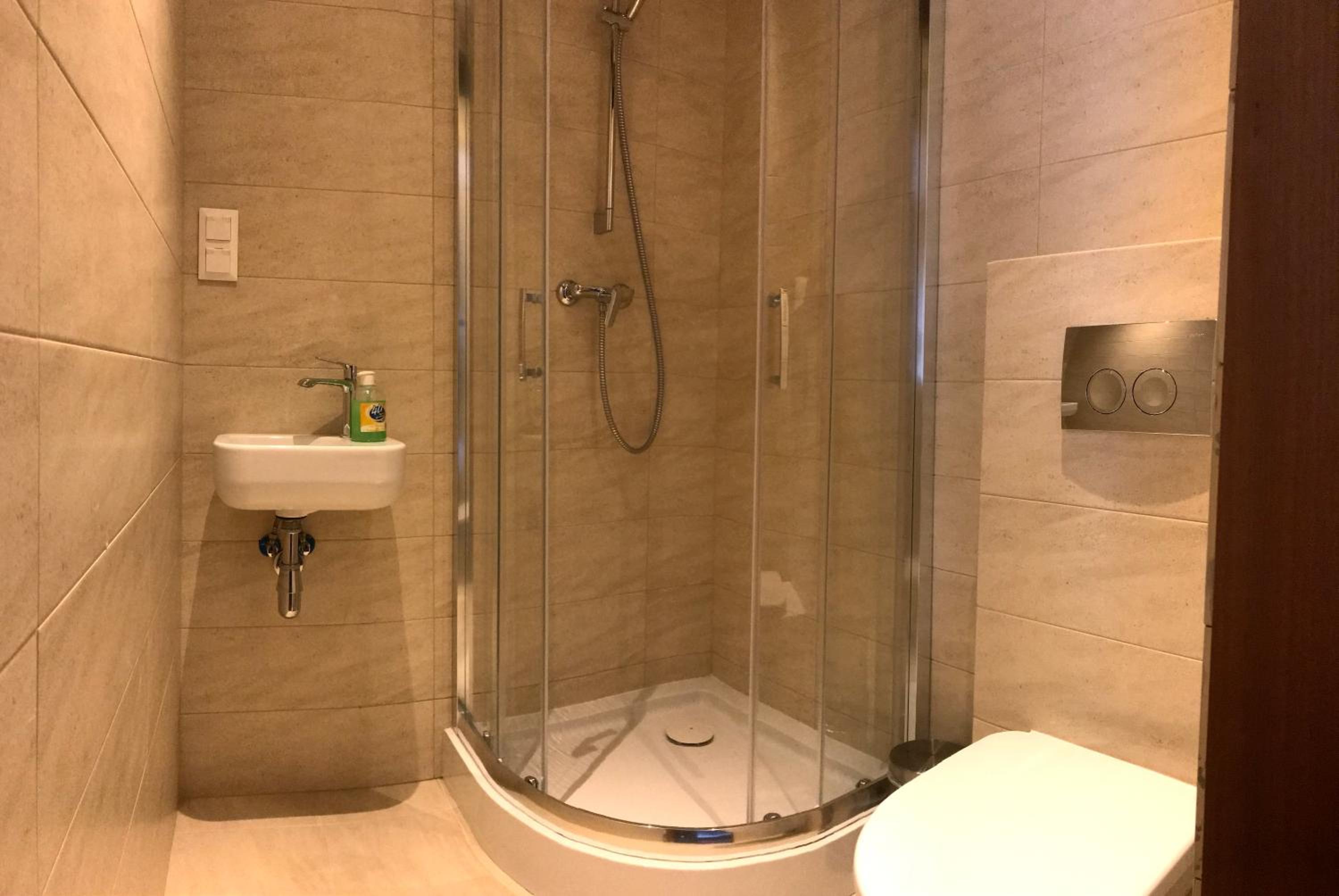 Double Room with Private Bathroom - Photo 8