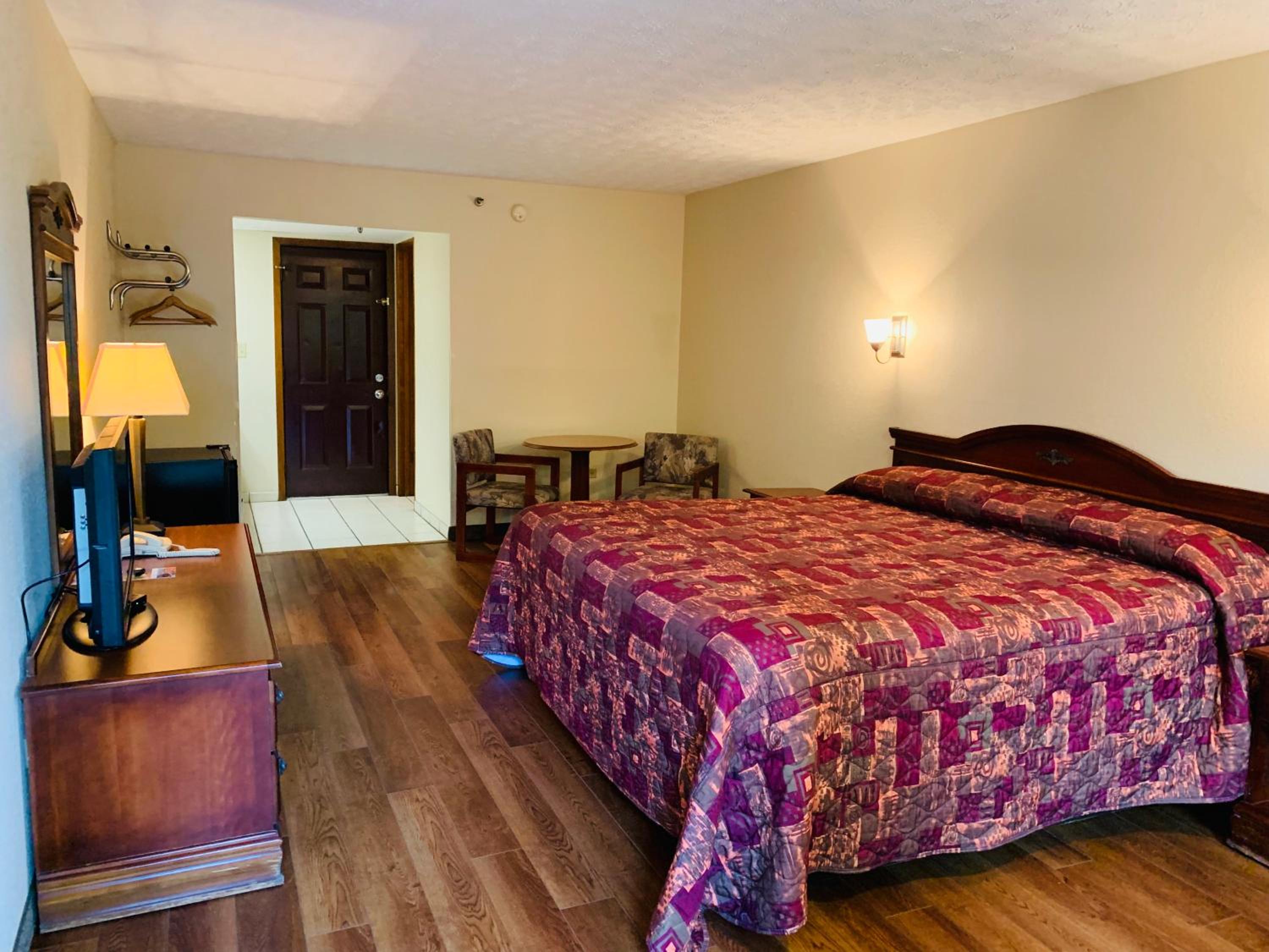 King Room with Balcony photo 1