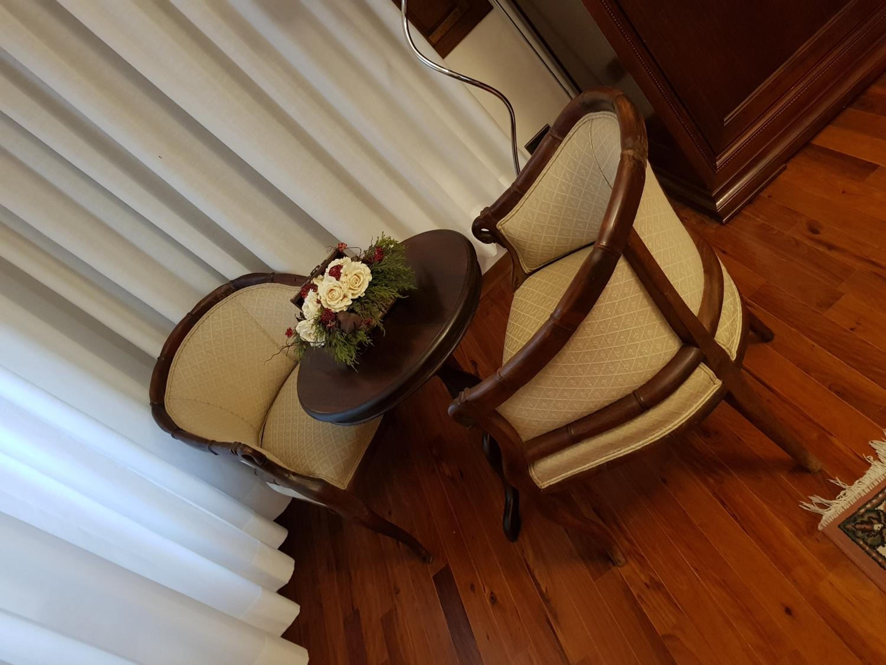 Deluxe Room - Photo 5