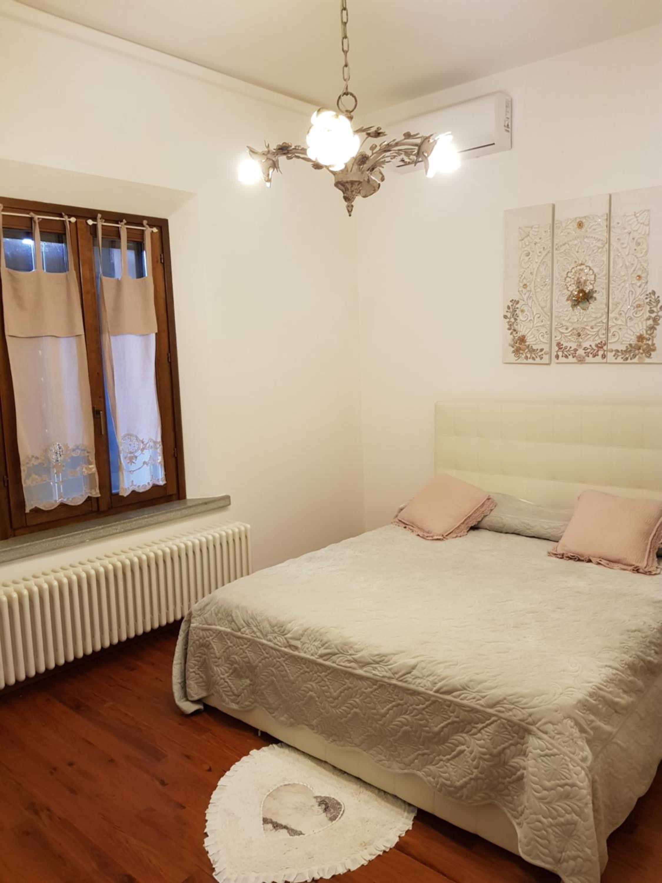 Double Room with Private Bathroom - Photo 2