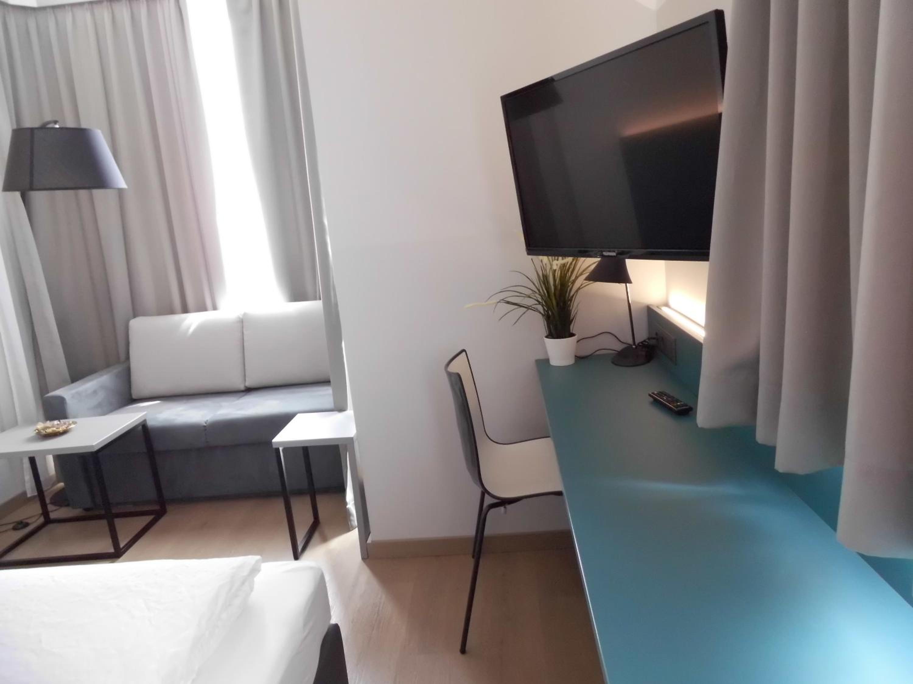 Superior Room with Garden View - Photo 5
