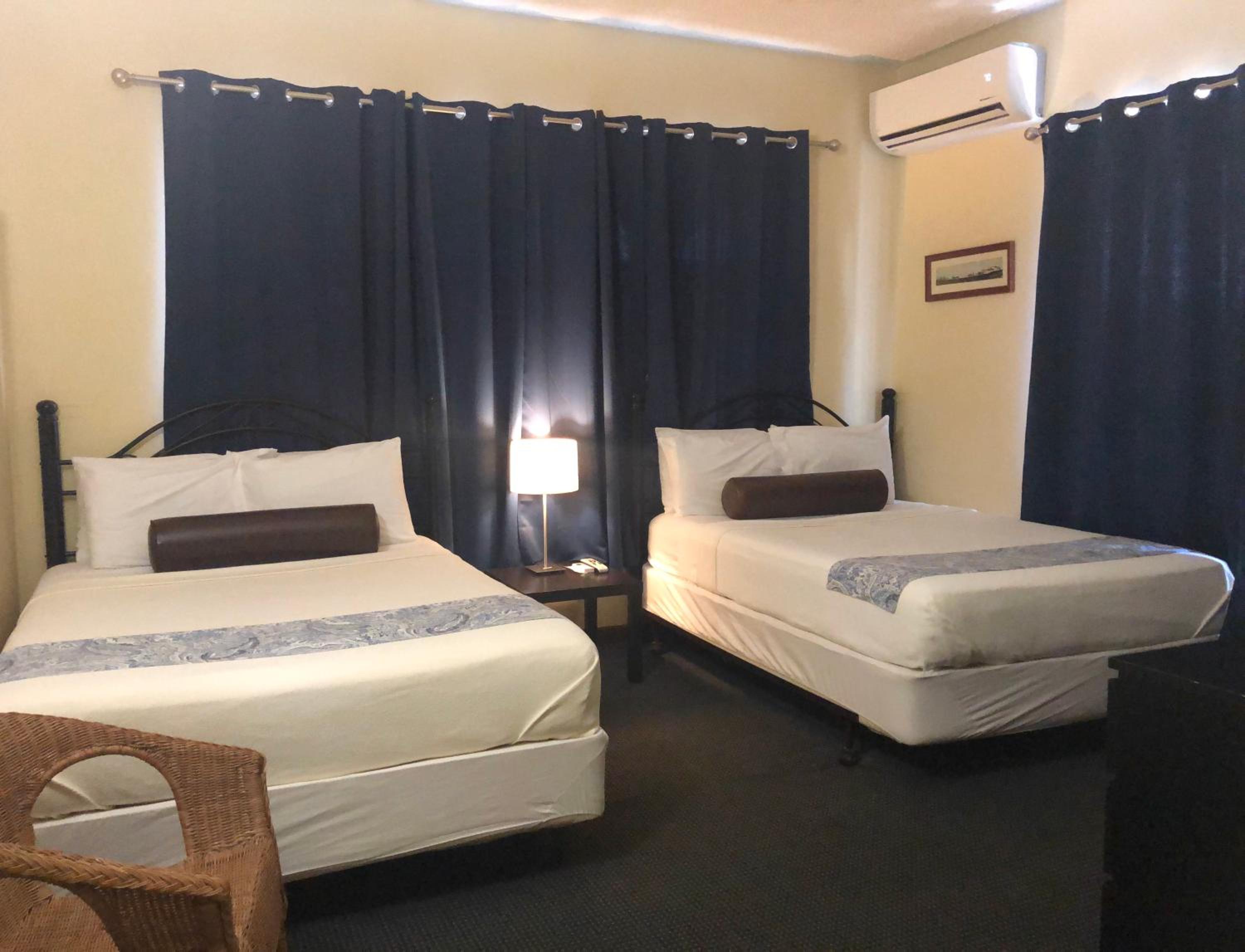 Standard Double Room with Two Double Beds - Photo 5