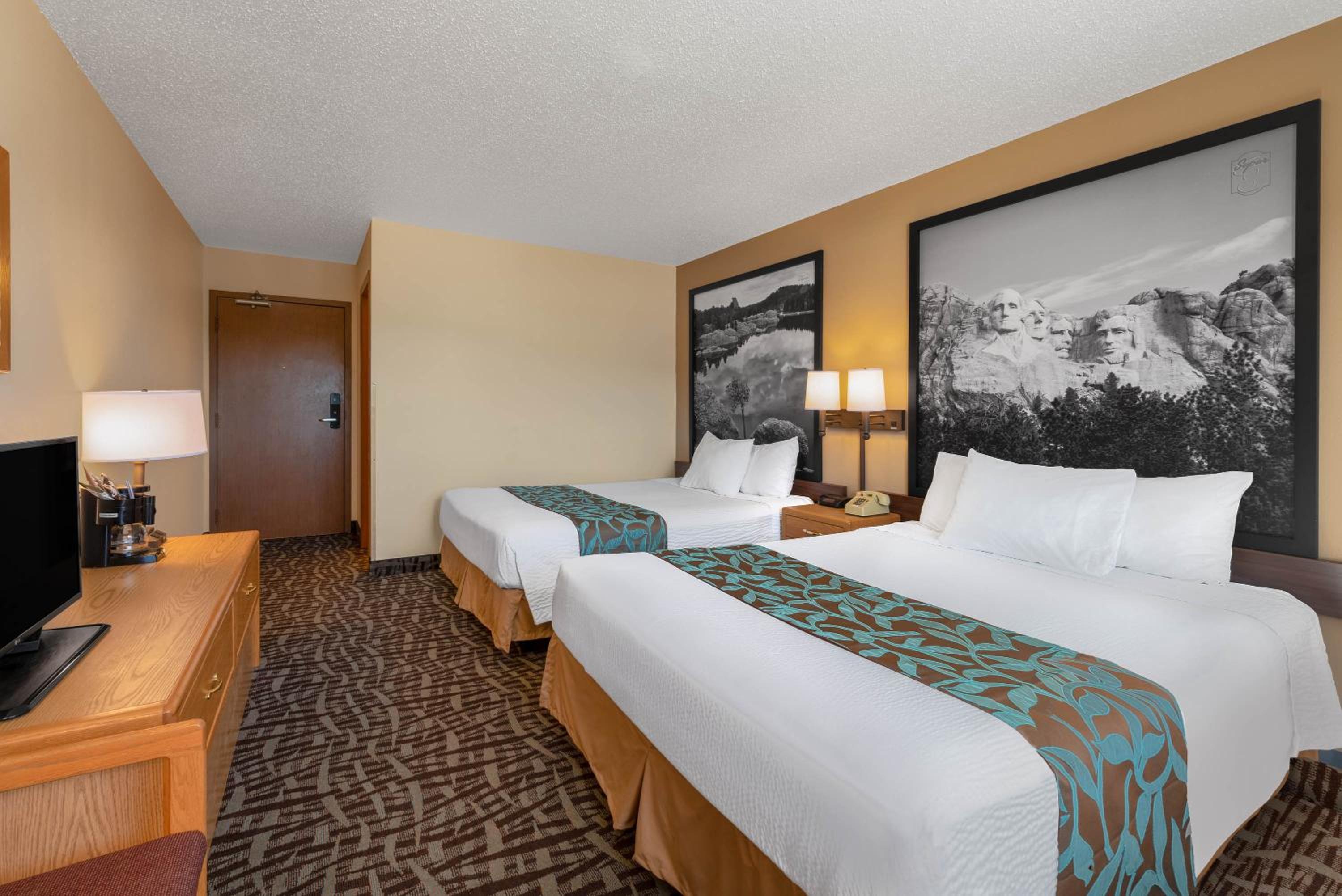 Queen Room with Two Queen Beds - Non-Smoking
