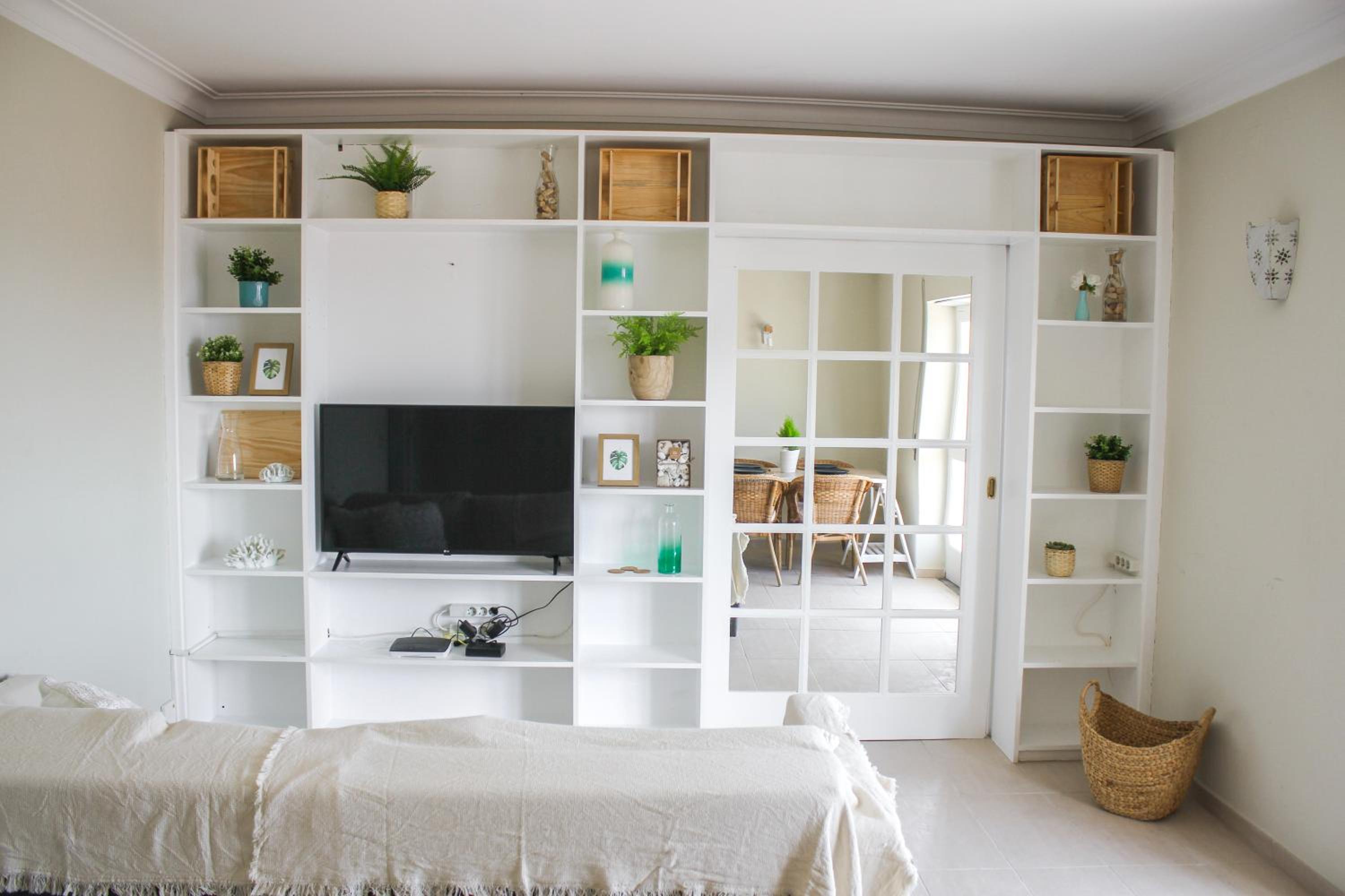 Apartment with Sea View - Photo 6