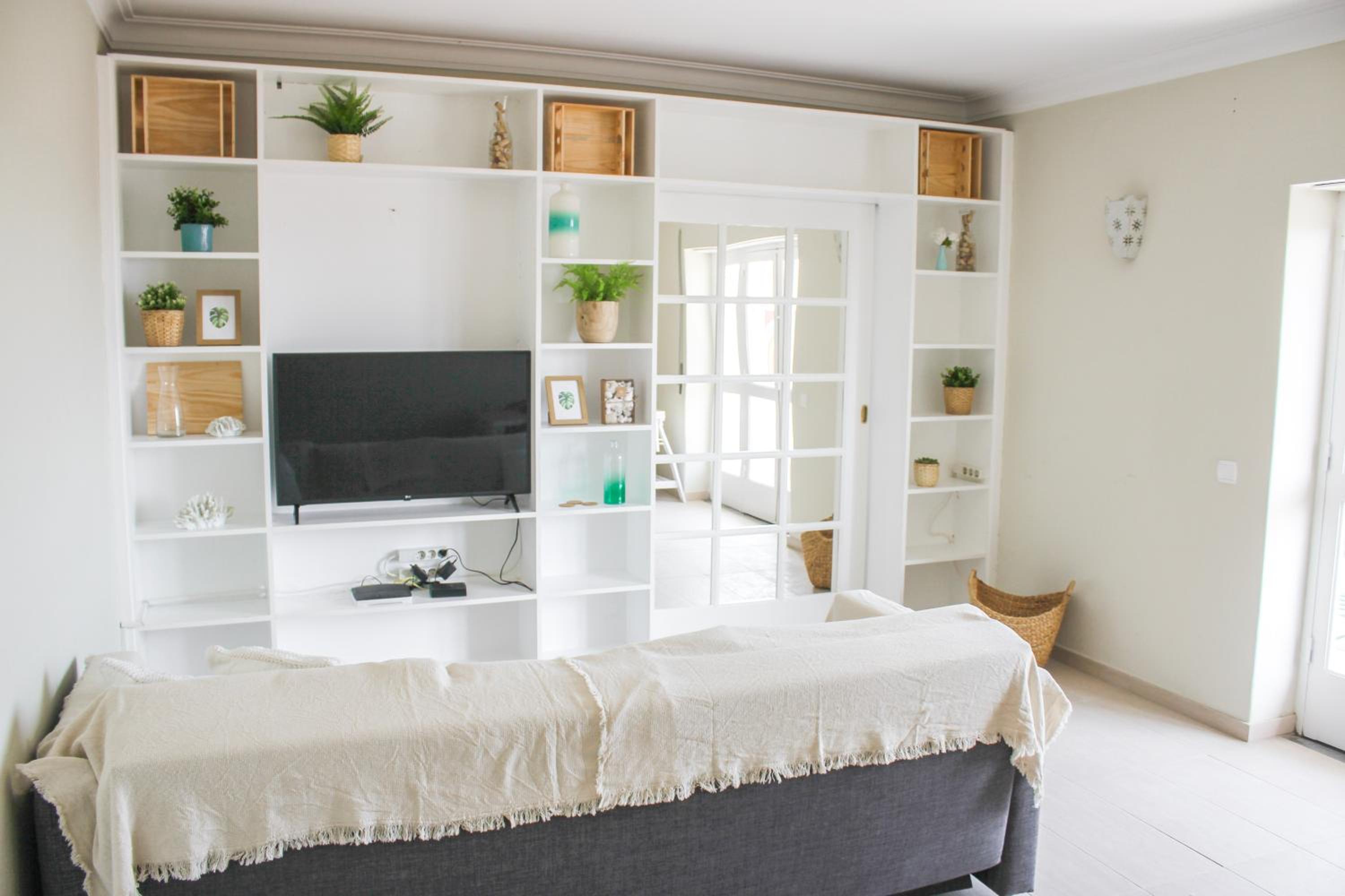Apartment with Sea View - Photo 8