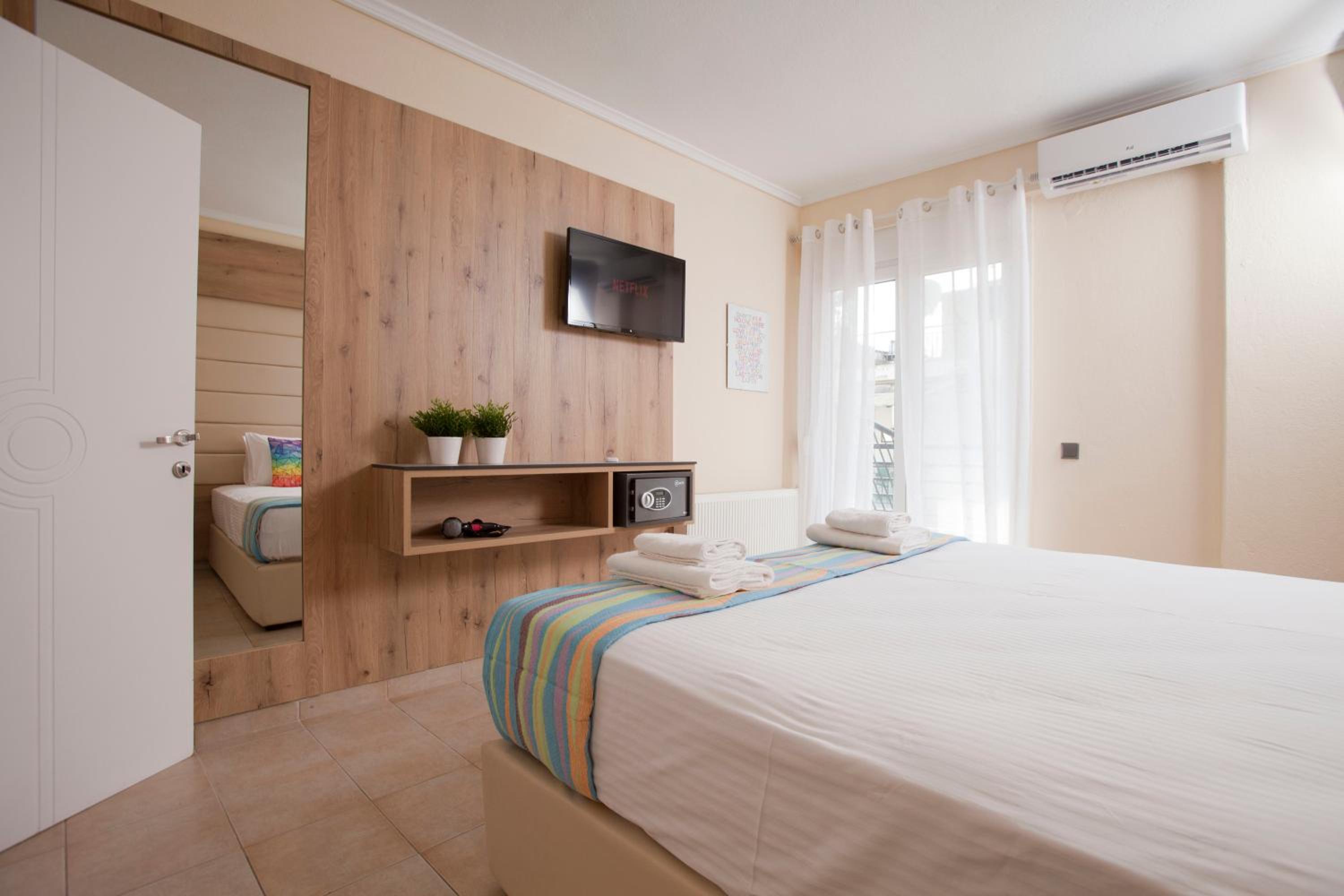 One-Bedroom Apartment - Photo 18