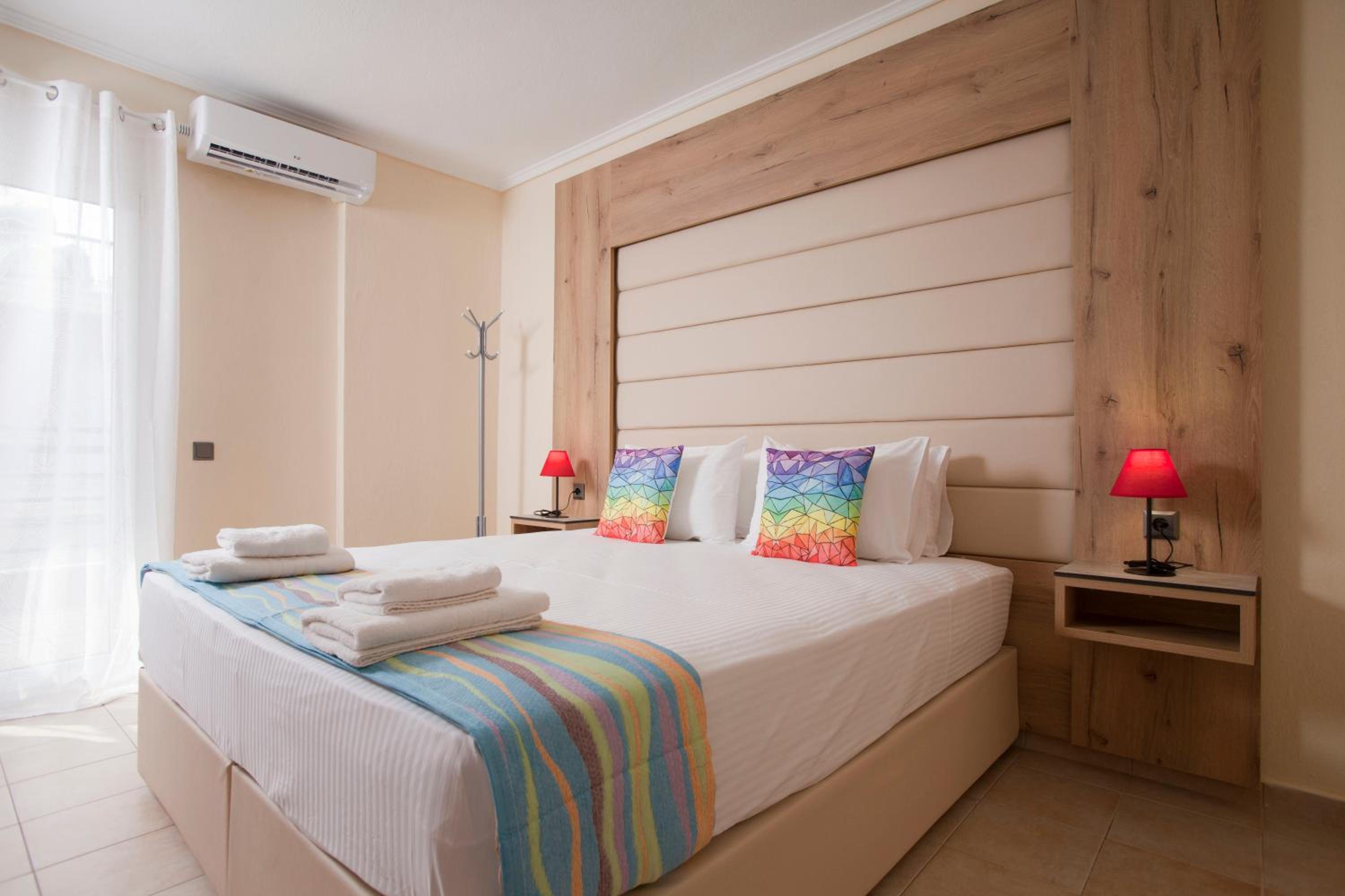 One-Bedroom Apartment - Photo 6