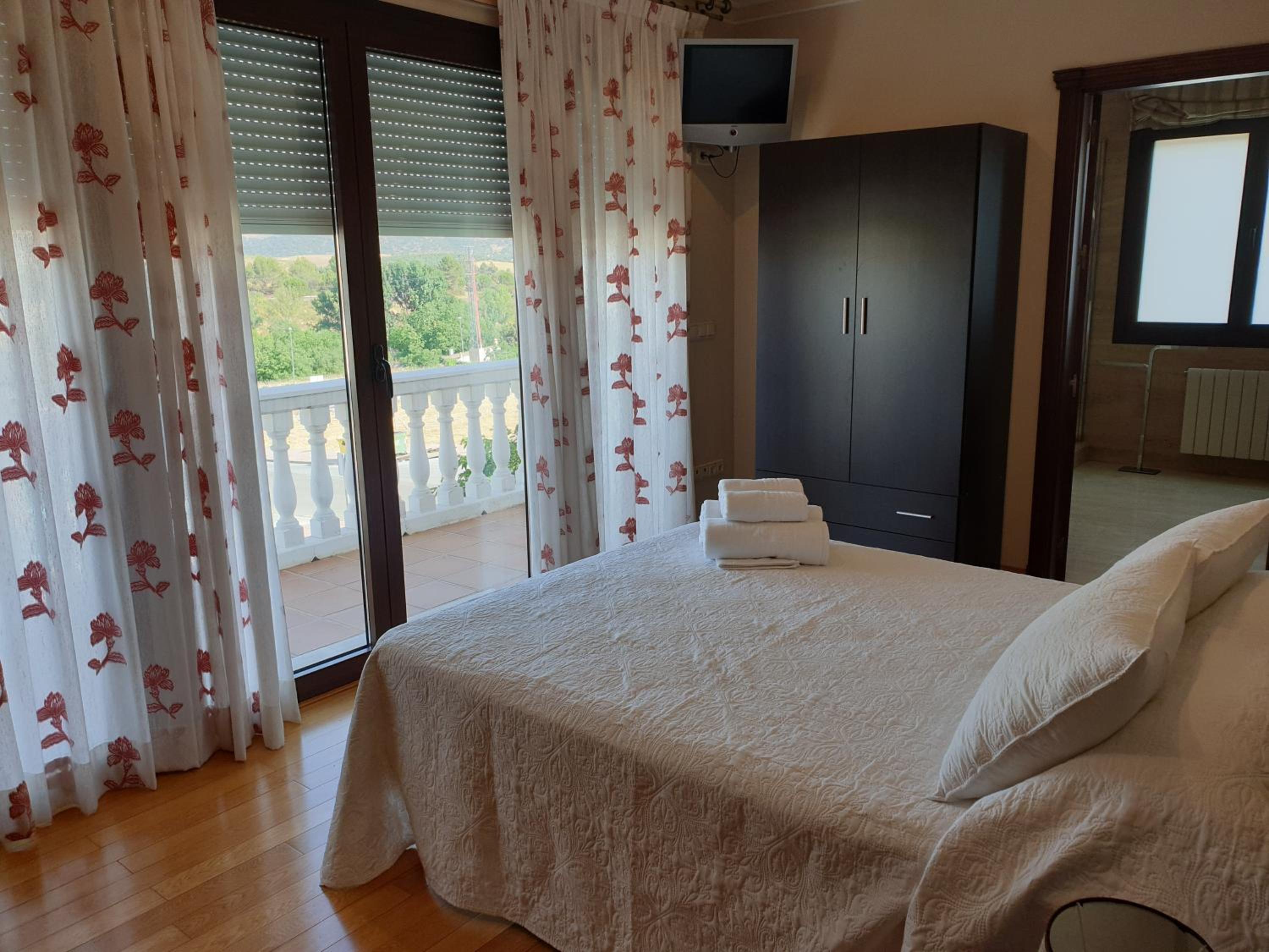 Double Room with Mountain View - Photo 4