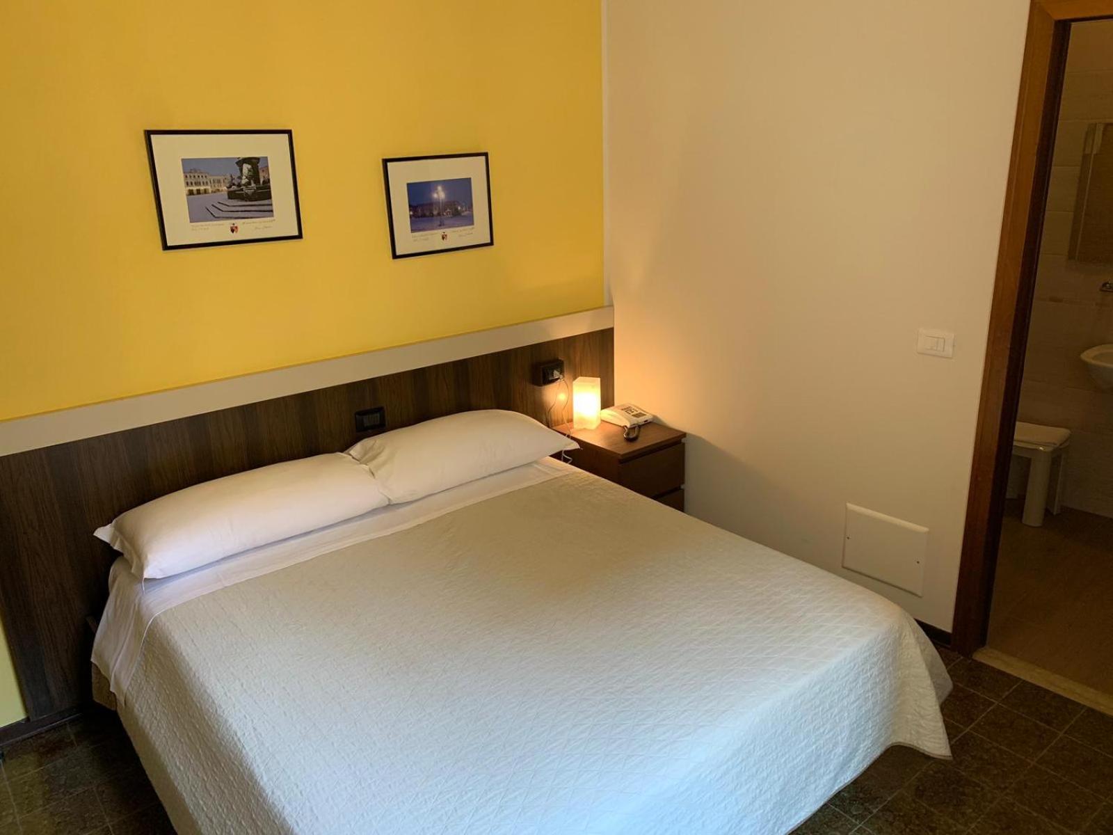 Economy Double Room photo 1