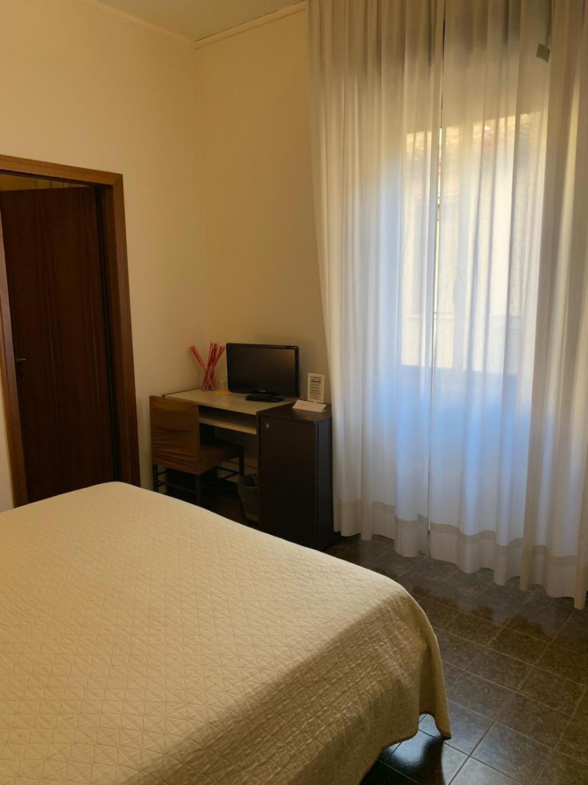 Economy Double Room photo 3