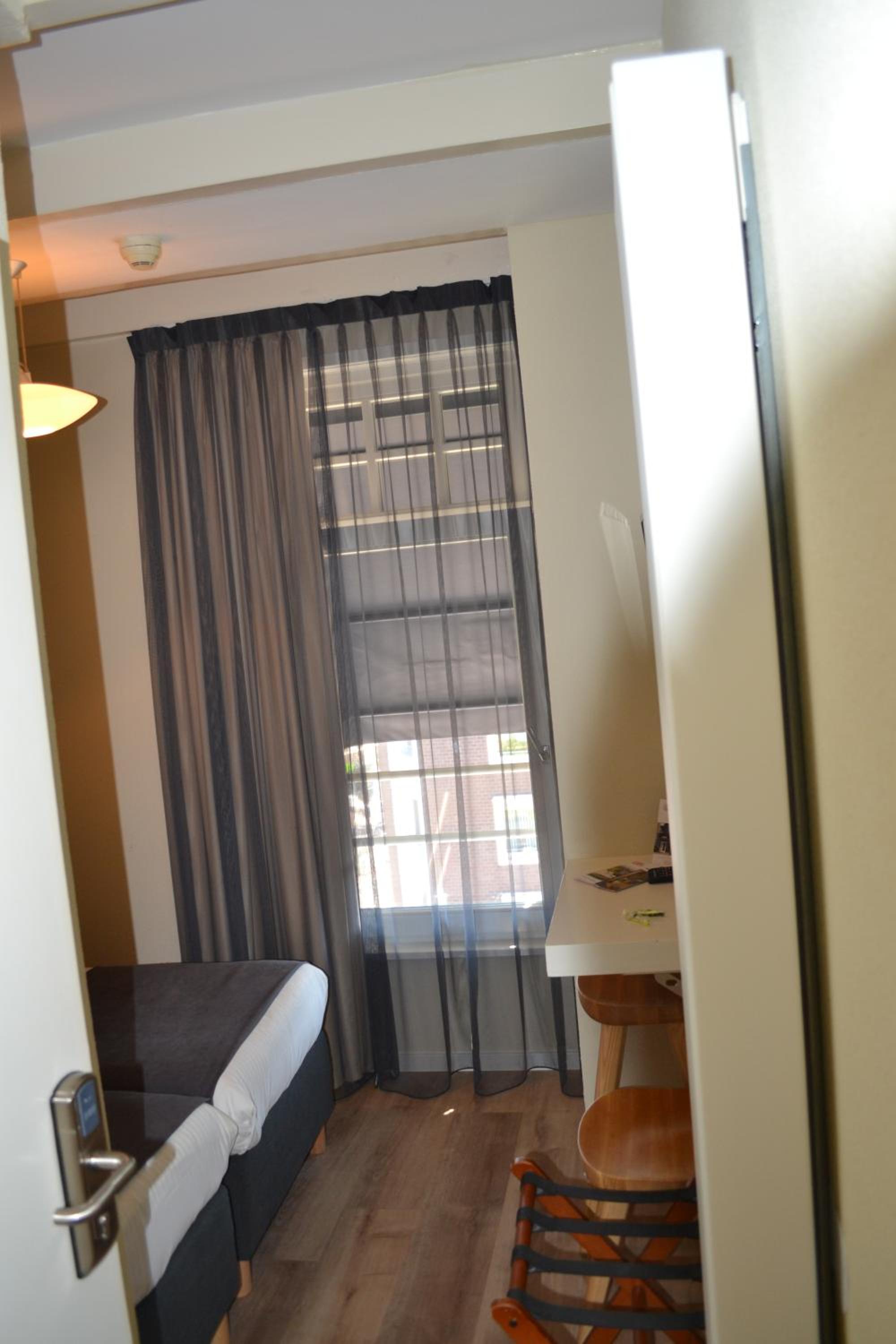 Small Twin Room photo 3