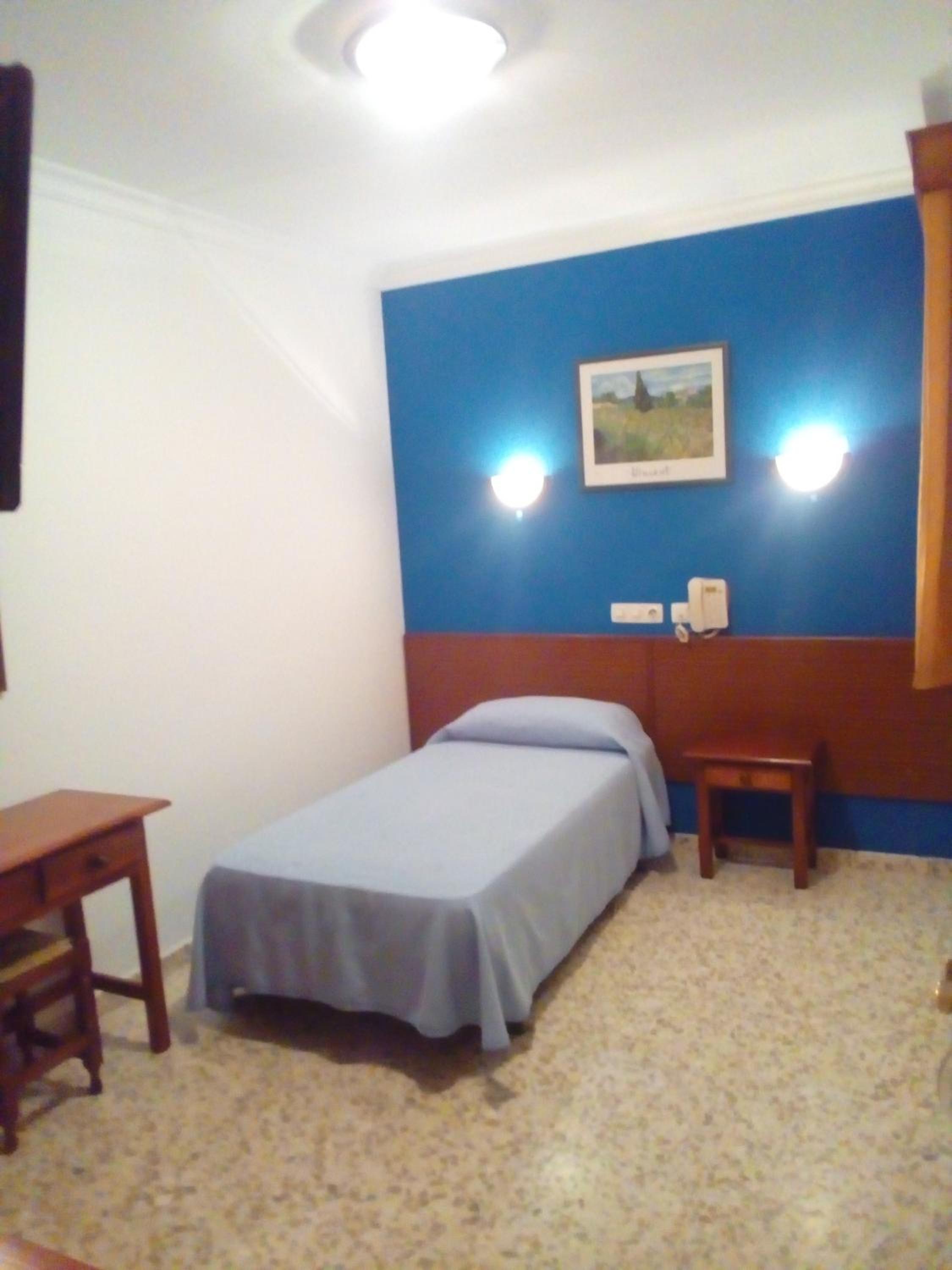 Single Room photo 3