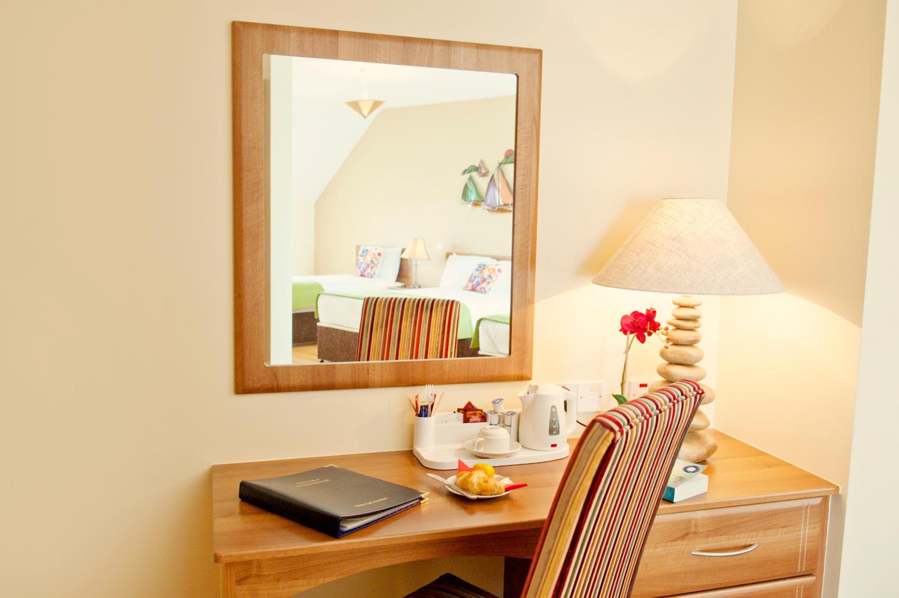 Superior King Room with Burren View photo 2