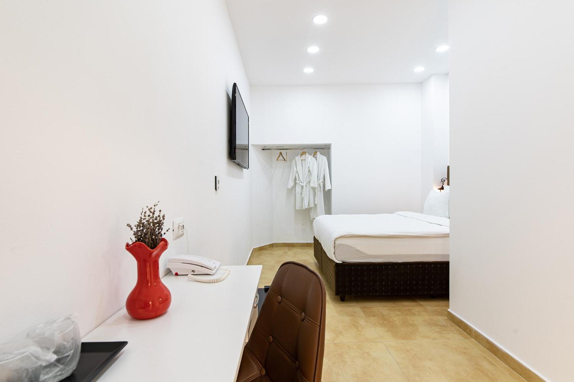 Deluxe double - room 1, 1 car parking space - Photo 7