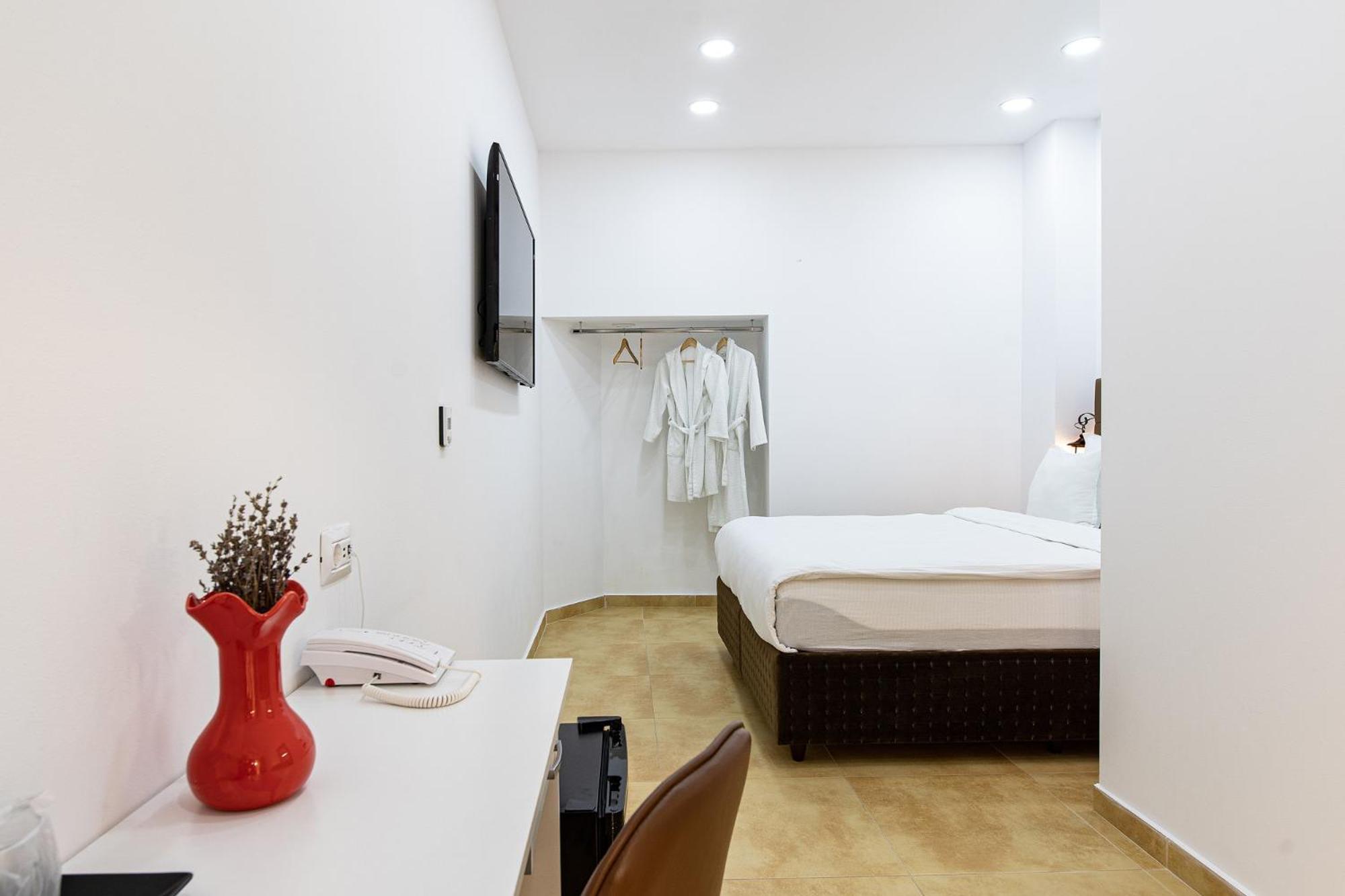 Deluxe double - room 1, 1 car parking space - Photo 6