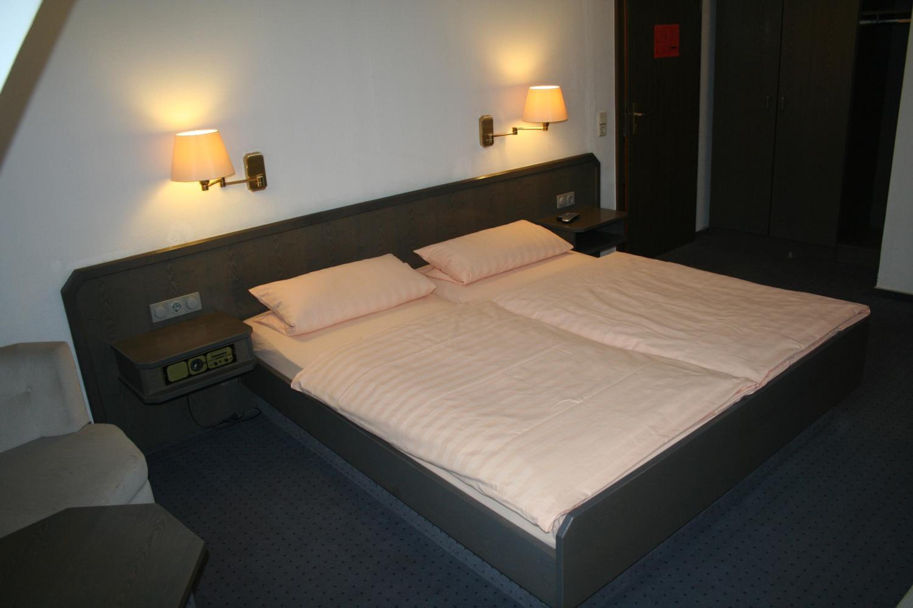 Deluxe Double Room with Extra Bed photo 2